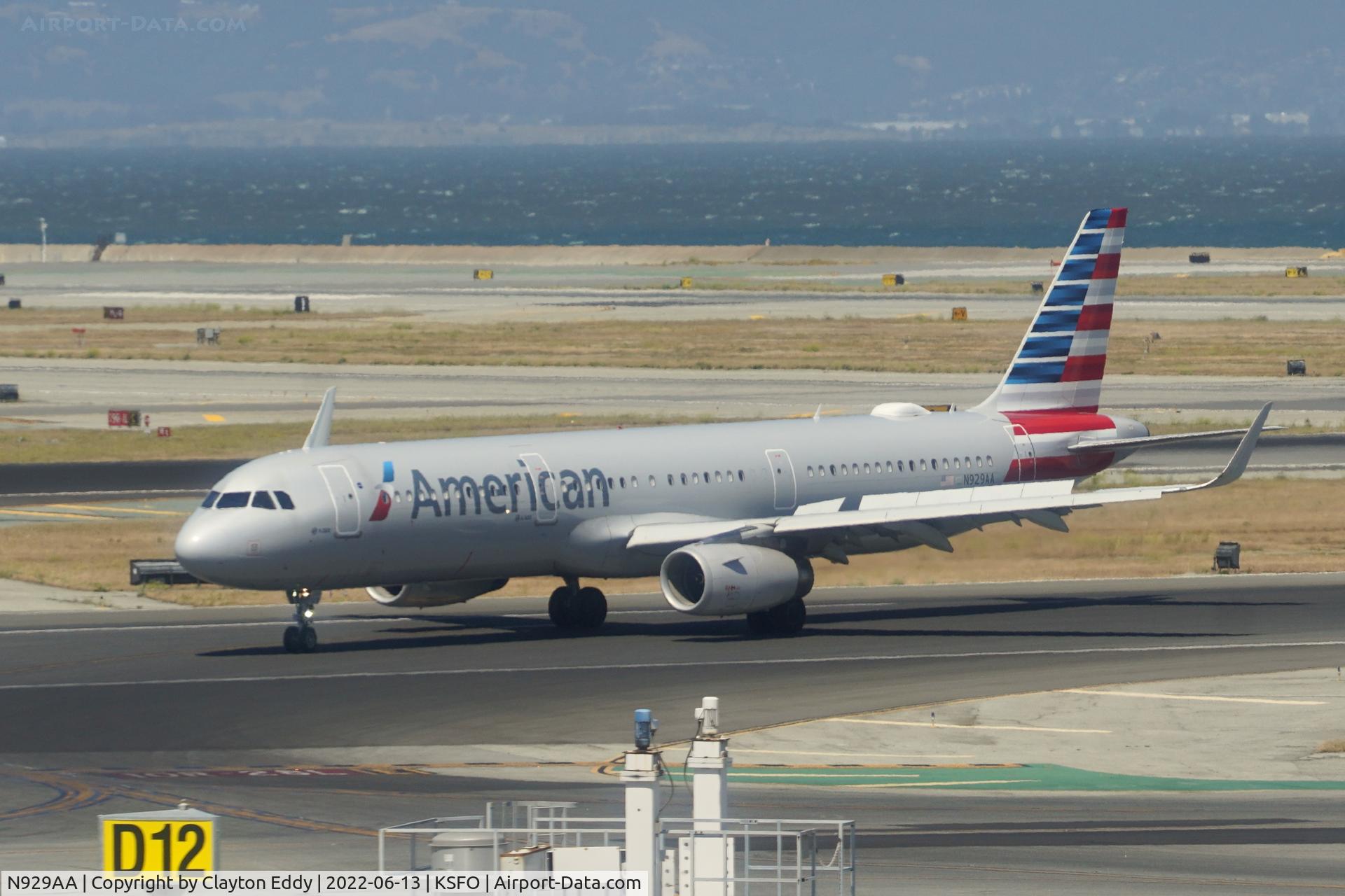 N929AA, 2017 Airbus A321-231 C/N 7525, Sky Terrace SFO 2022.