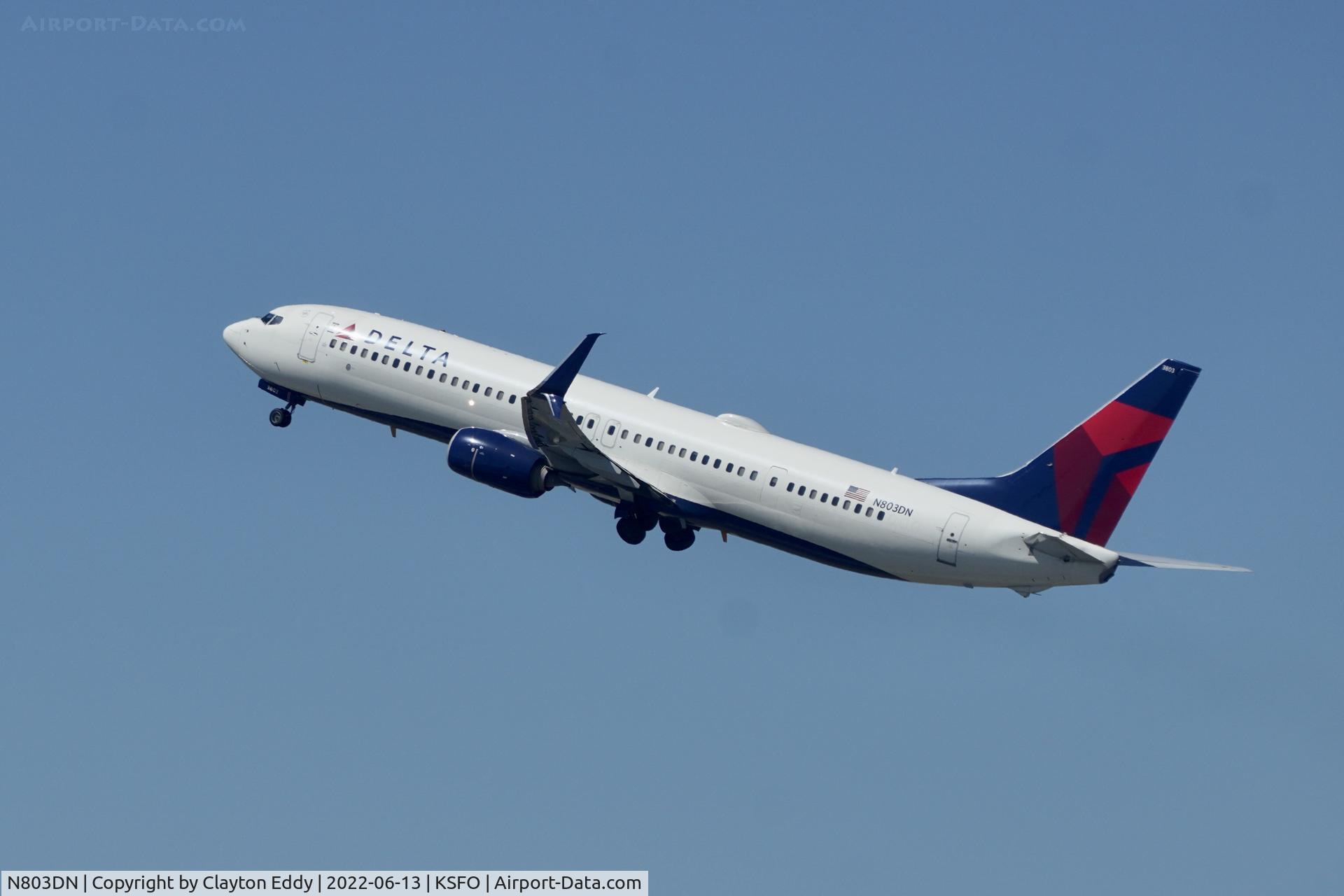N803DN, 2013 Boeing 737-932/ER C/N 31919, Sky Terrace SFO 2022.
