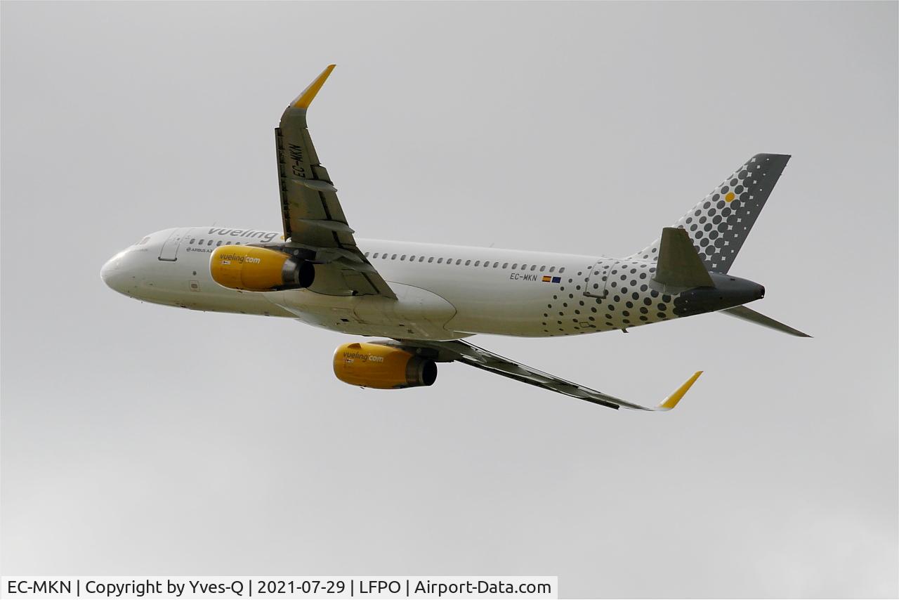EC-MKN, 2016 Airbus A320-232 C/N 7026, Airbus A320-232, Climbing from rwy 24, Paris Orly airport (LFPO-ORY)