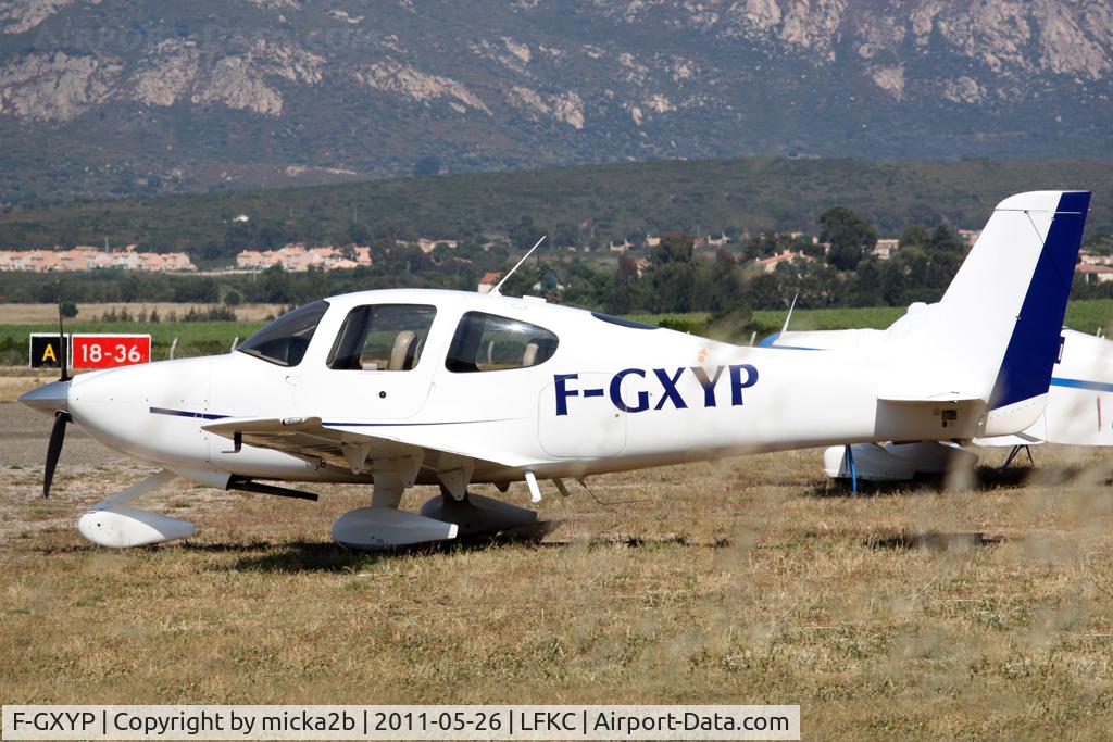 F-GXYP, 2005 Cirrus SR20 C/N 1489, Parked