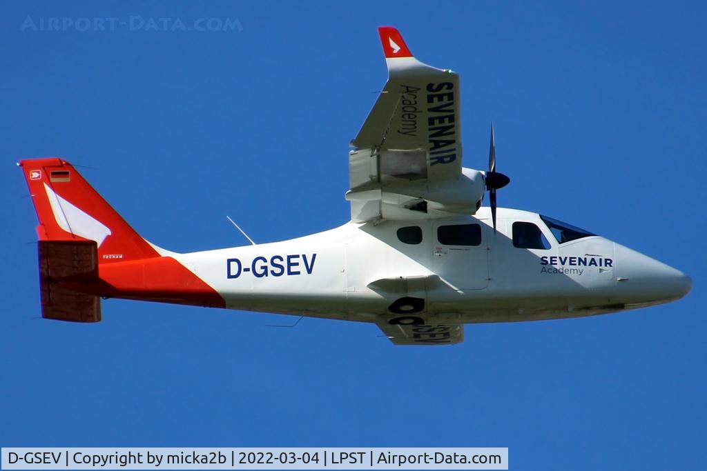 D-GSEV, Tecnam P2006T C/N 290, Take off