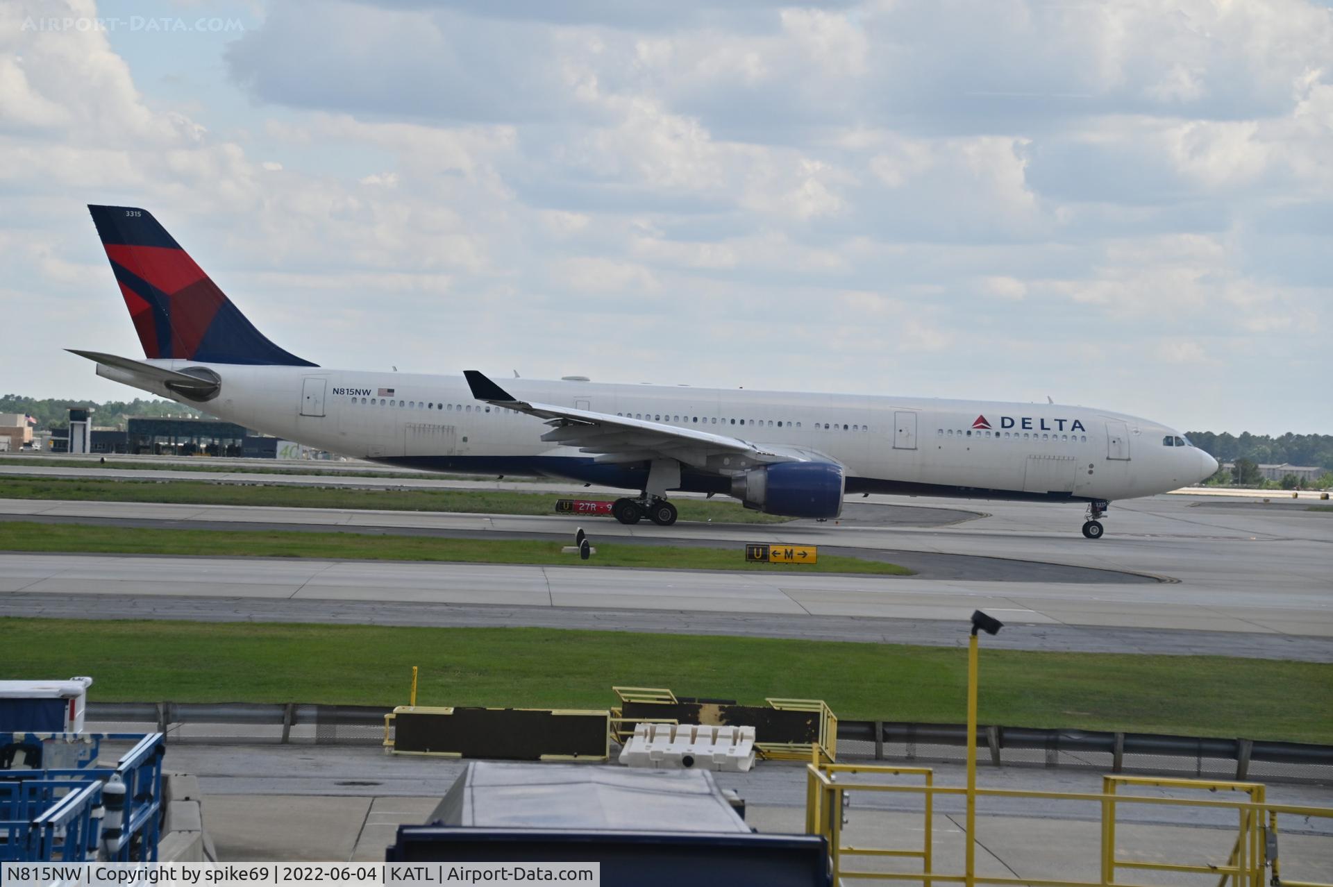 N815NW, 2007 Airbus A330-323X C/N 0817, N815NW taxis at KATL