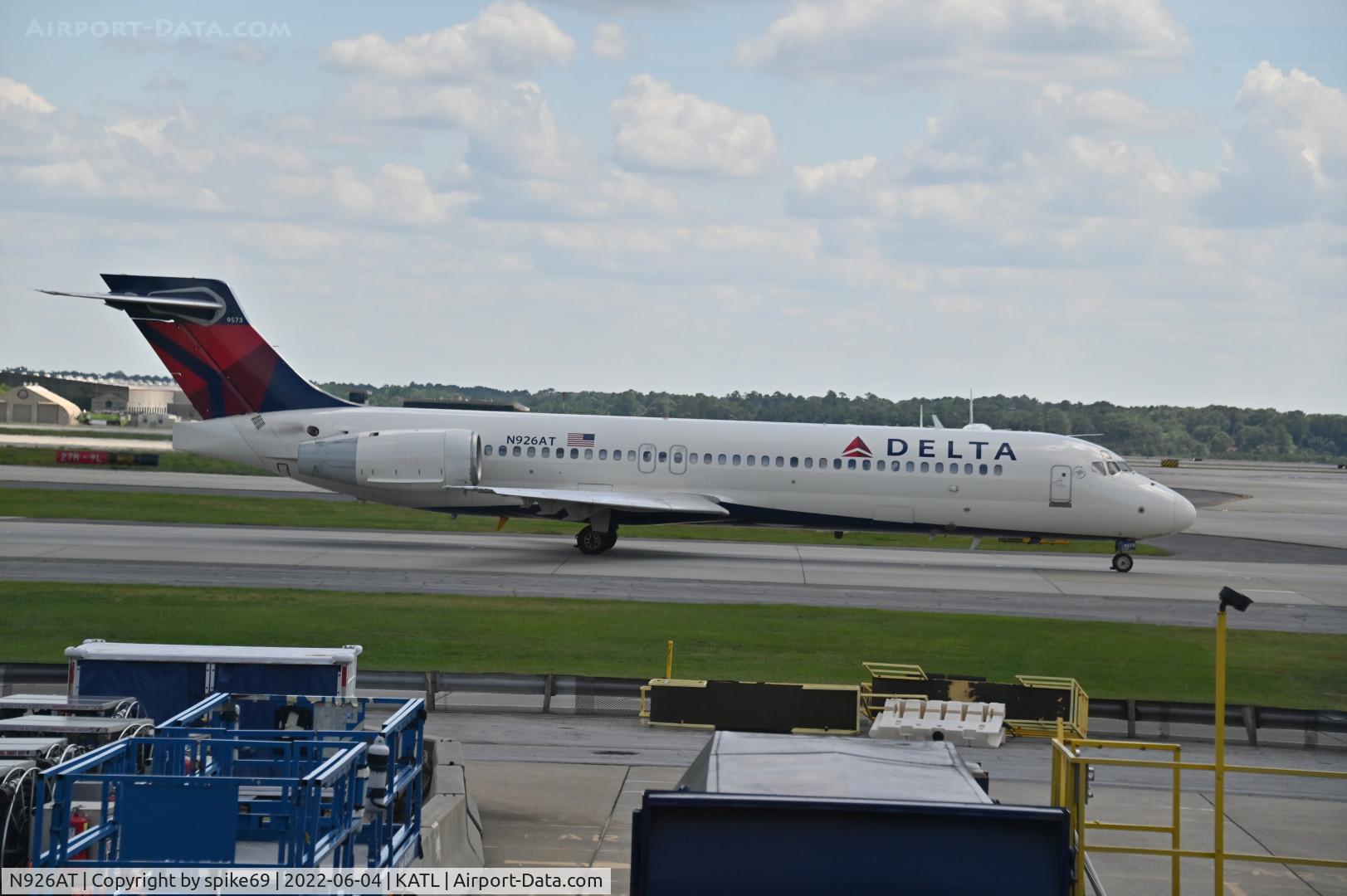 N926AT, 2000 Boeing 717-200 C/N 55078, N926AT taxis at KATL