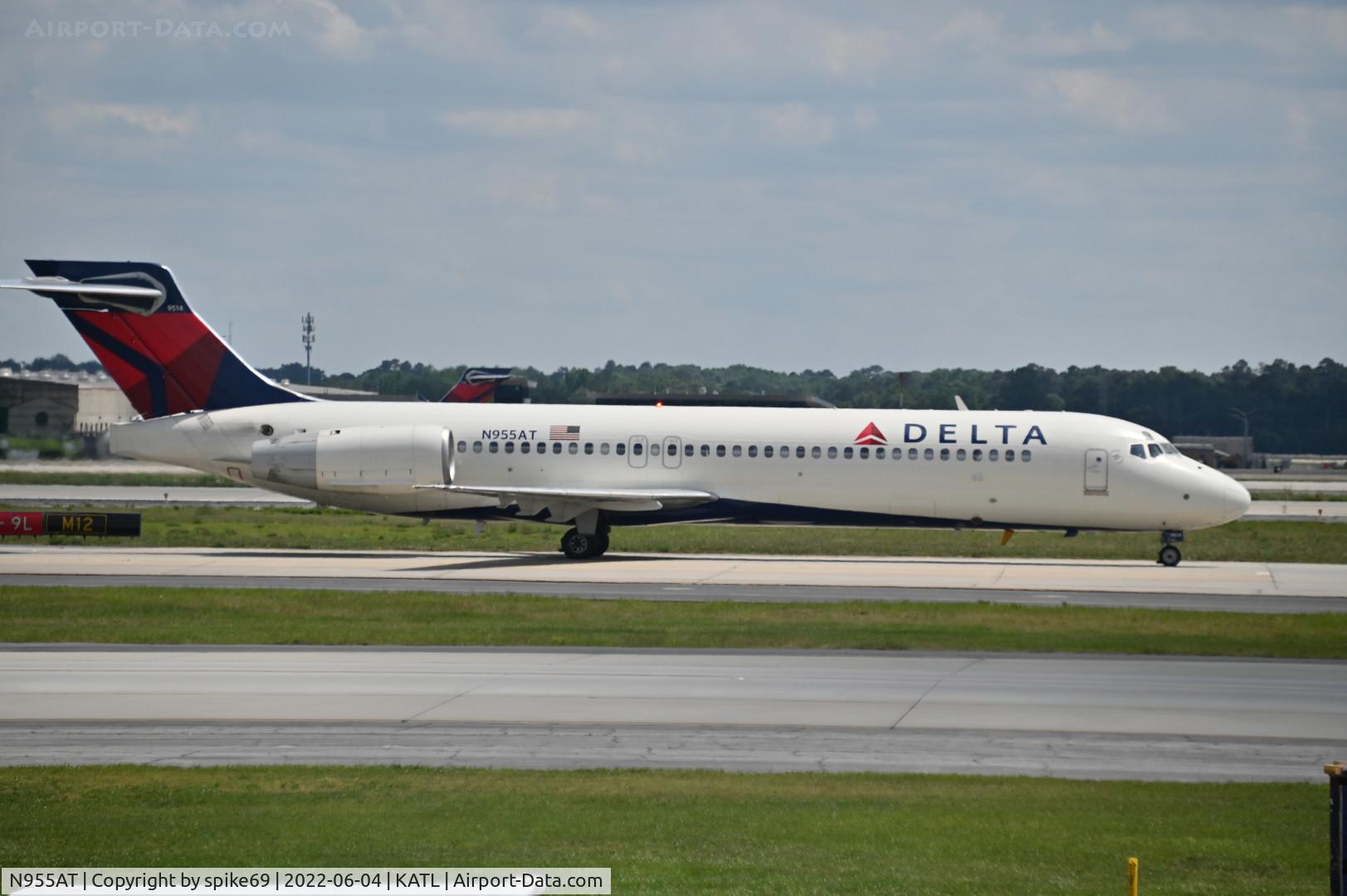 N955AT, 2000 Boeing 717-200 C/N 55017, N955AT taxis at KATL