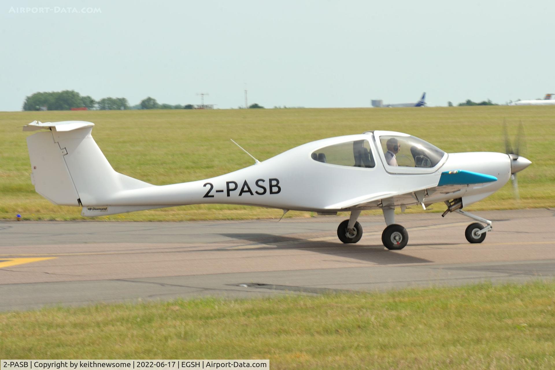 2-PASB, Diamond DA-40D Diamond Star C/N D4.285, Leaving Norwich.