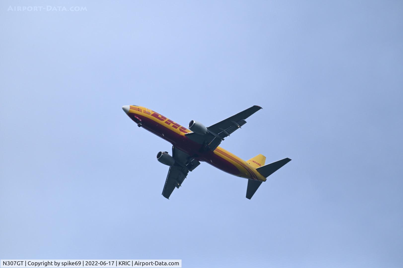 N307GT, Boeing 737-4H6 C/N 26455, N307GT on final for runway 16 at RIC