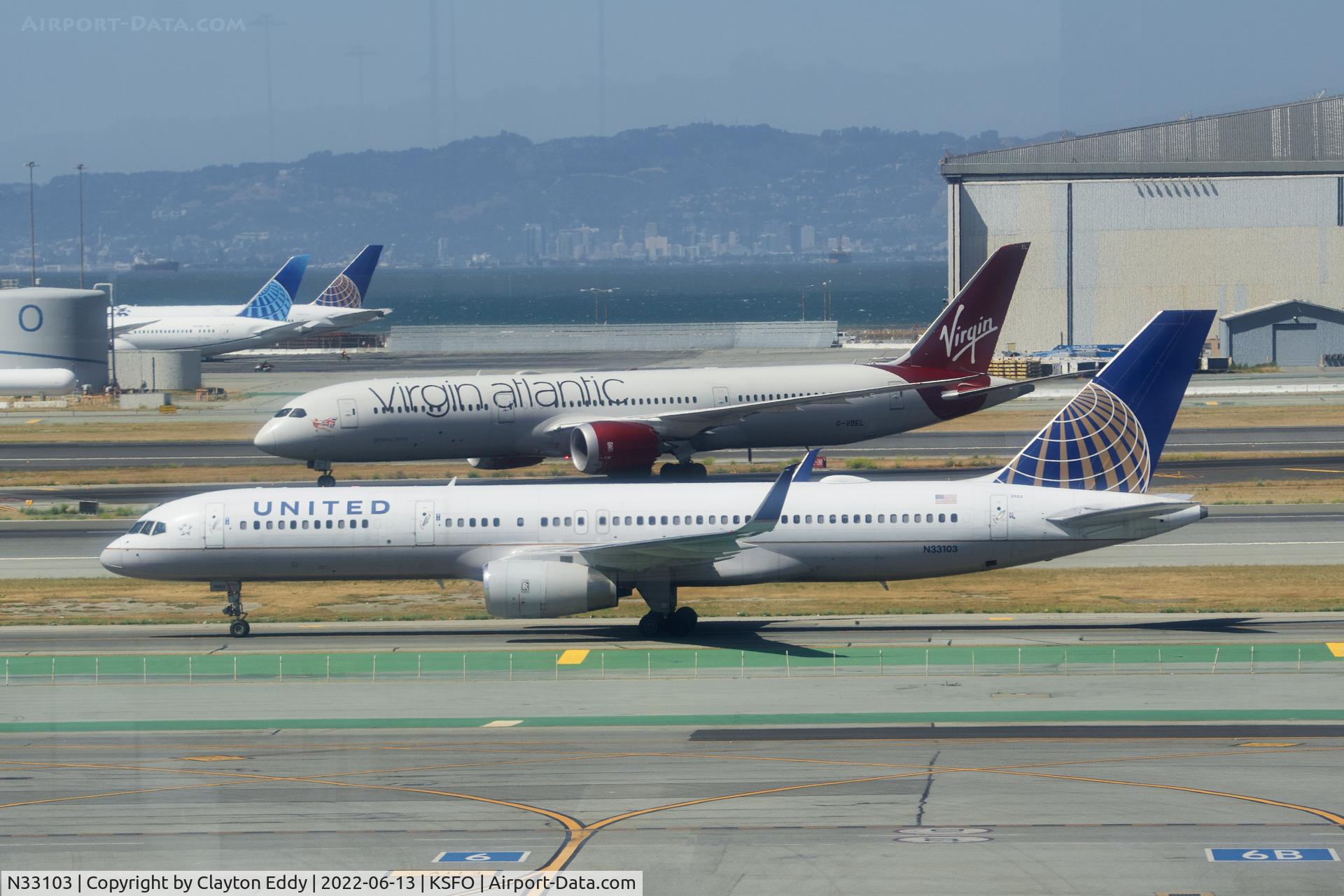 N33103, 1994 Boeing 757-224 C/N 27293, Sky Terrace SFO 2022.