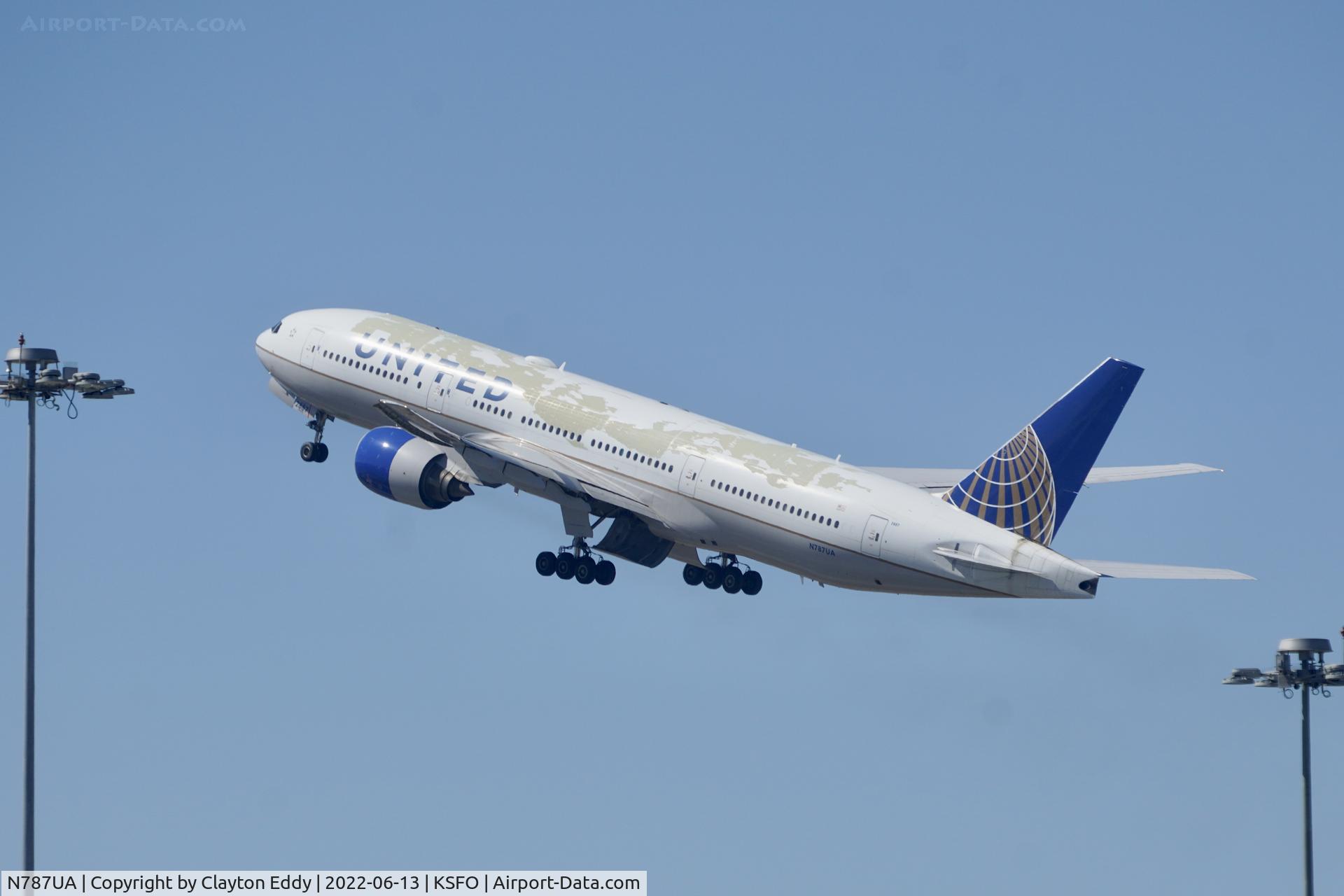 N787UA, 1997 Boeing 777-222 C/N 26939, Sky Terrace SFO 2022.