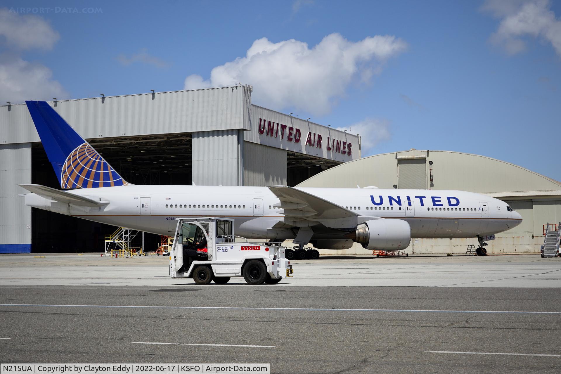 N215UA, 2000 Boeing 777-222 C/N 30221, Sky Terrace SFO 2022.