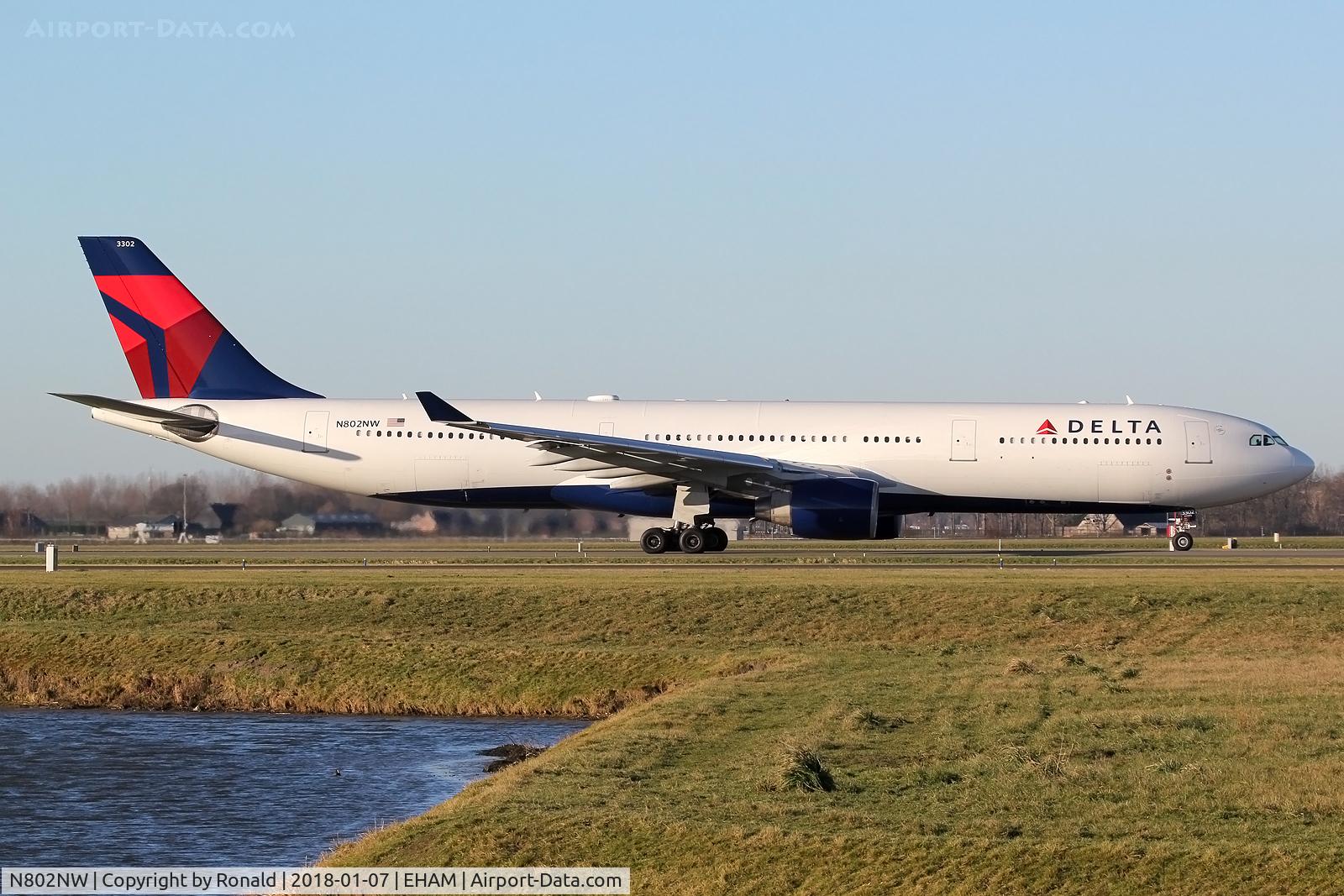 N802NW, 2003 Airbus A330-323 C/N 0533, at spl