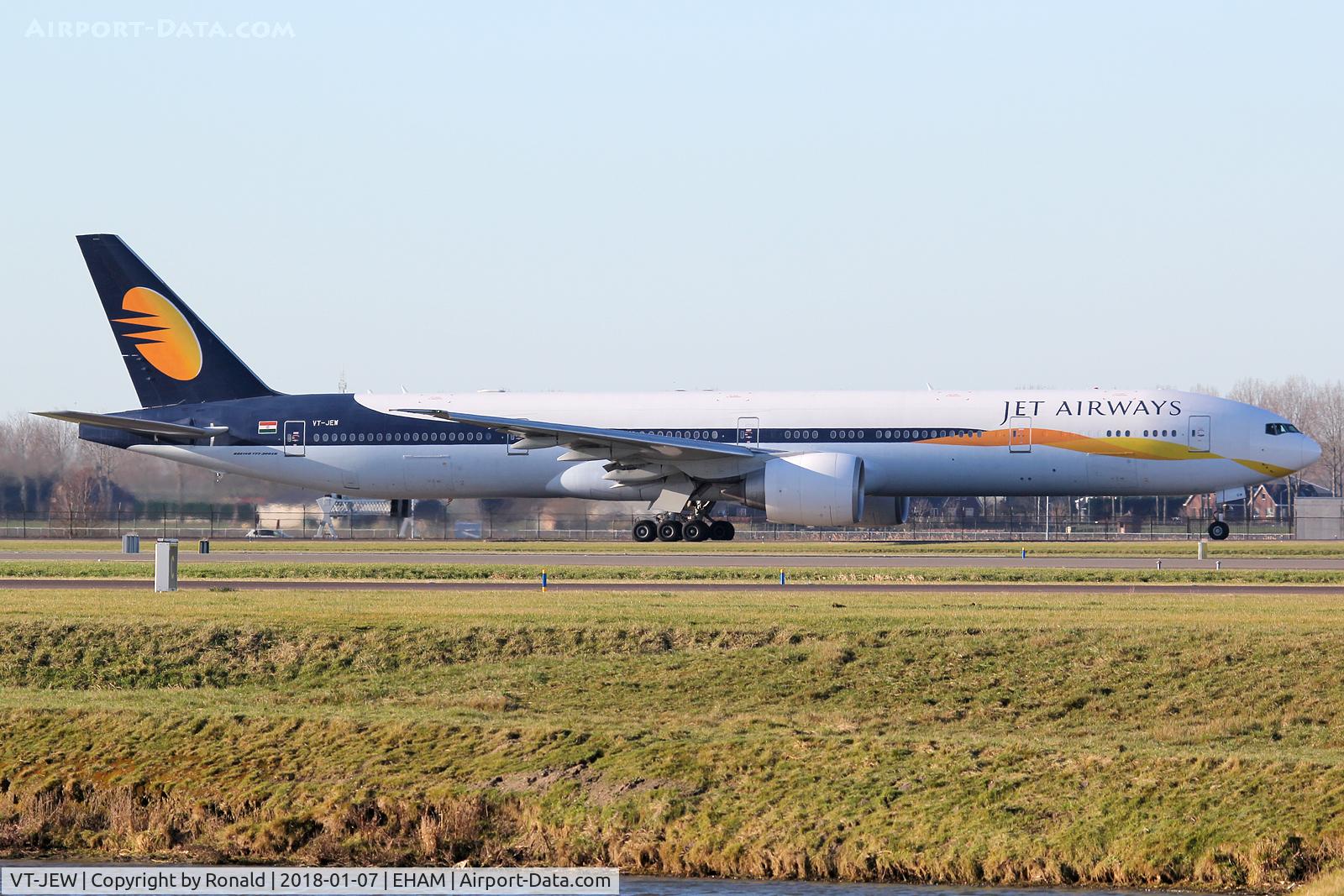 VT-JEW, 2007 Boeing 777-35R/ER C/N 35164, at spl
