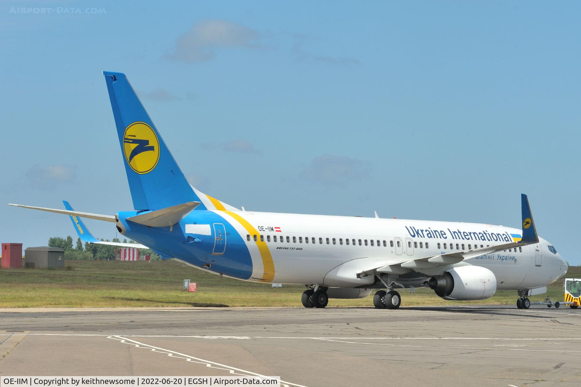 OE-IIM, 2009 Boeing 737-8AS C/N 35017, Towed to spray shop.