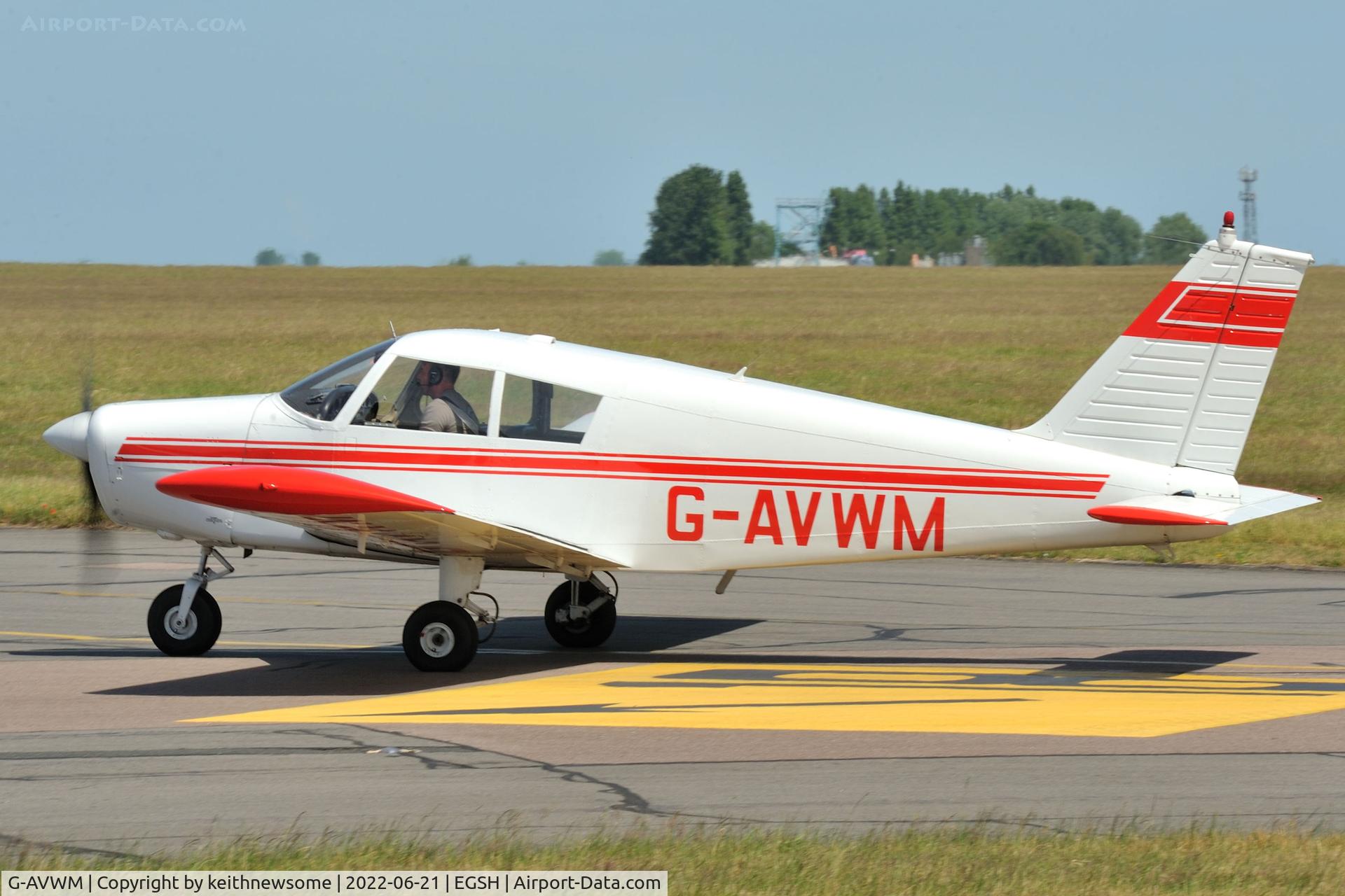 G-AVWM, 1967 Piper PA-28-140 Cherokee C/N 28-24005, arriving at Norwich.