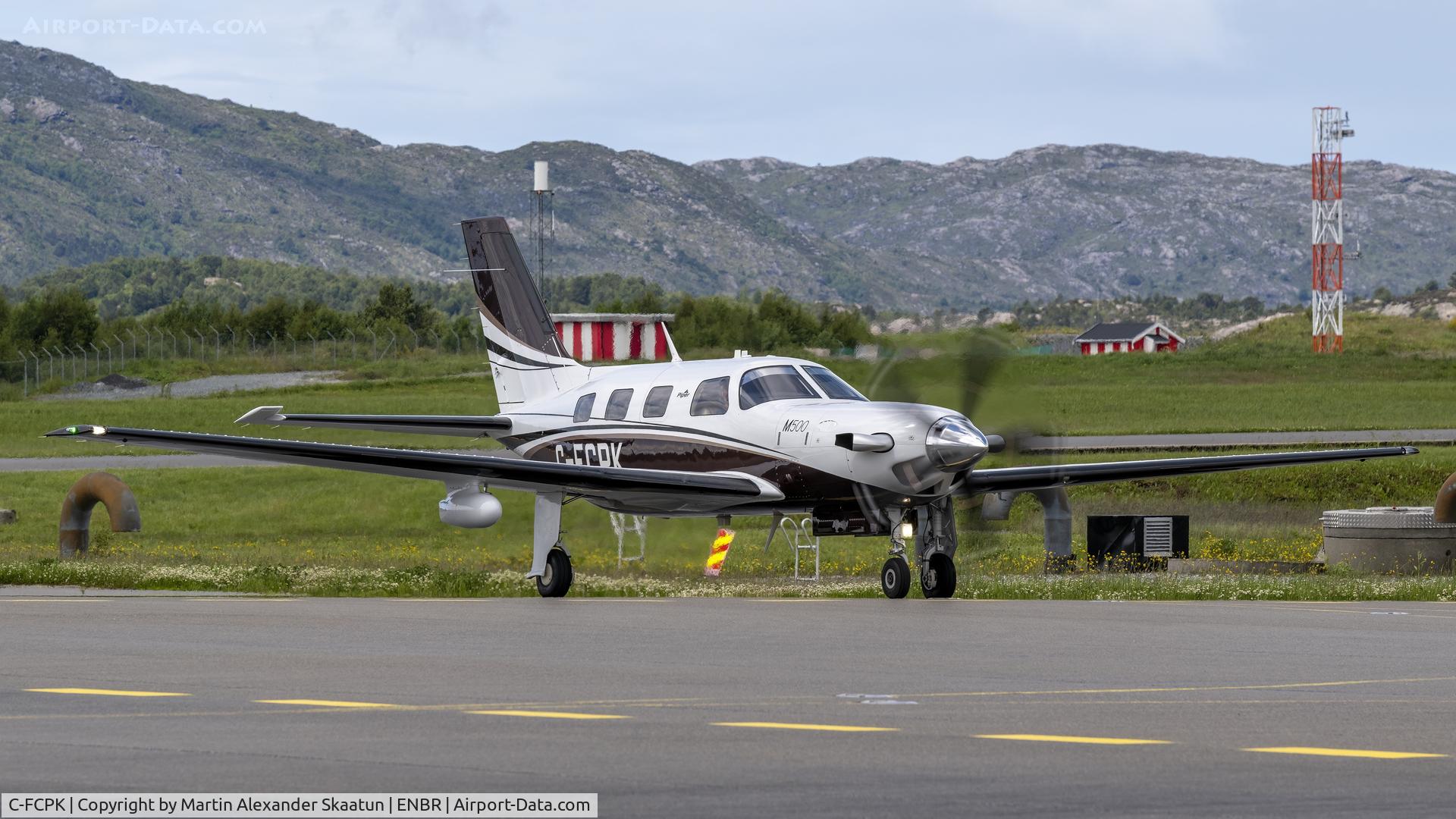 C-FCPK, 2019 Piper PA-46-500TP (M500) C/N 46-97650, Taxying to parking.