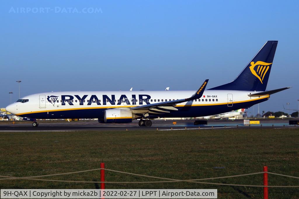 9H-QAX, 2015 Boeing 737-8AS C/N 44697, Taxiing