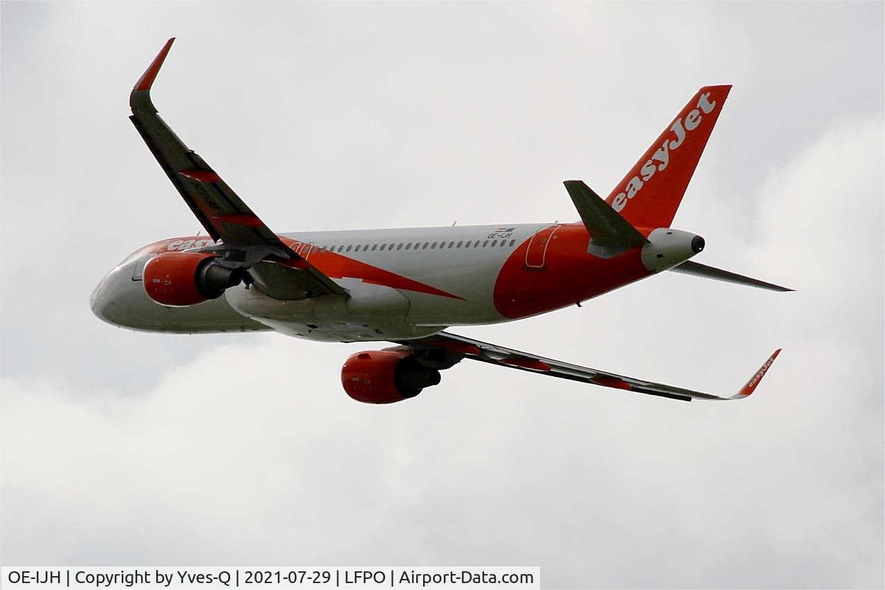 OE-IJH, 2017 Airbus A320-214 C/N 7687, Airbus A320-214, Climbing from rwy 24, Paris Orly airport (LFPO-ORY)