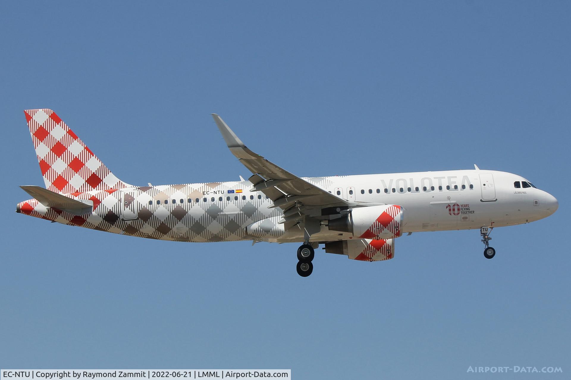 EC-NTU, 2014 Airbus A320-214 C/N 5950, A320 EC-NTU Volotea Airlines