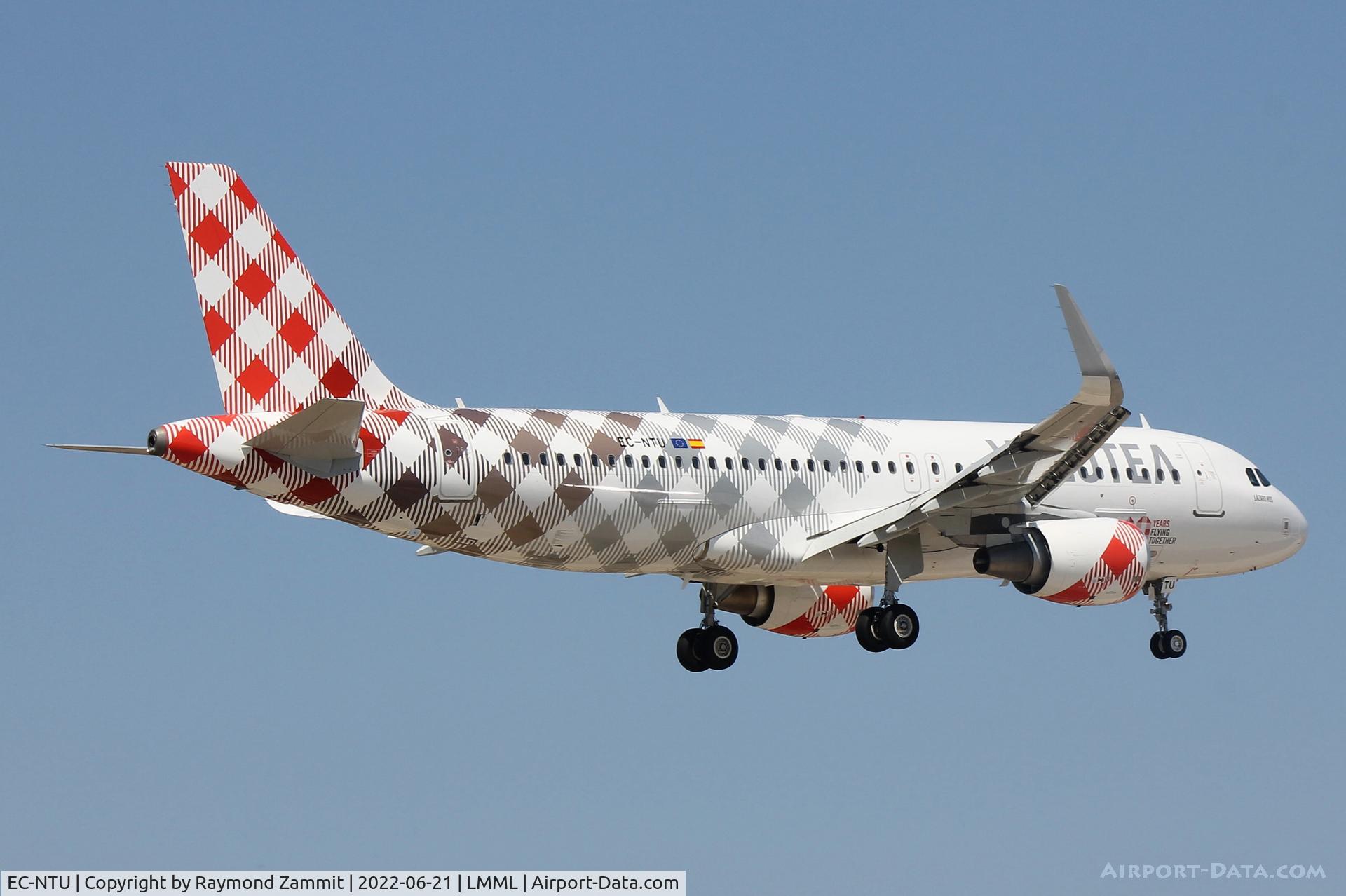 EC-NTU, 2014 Airbus A320-214 C/N 5950, A320 EC-NTU Volotea Airlines
