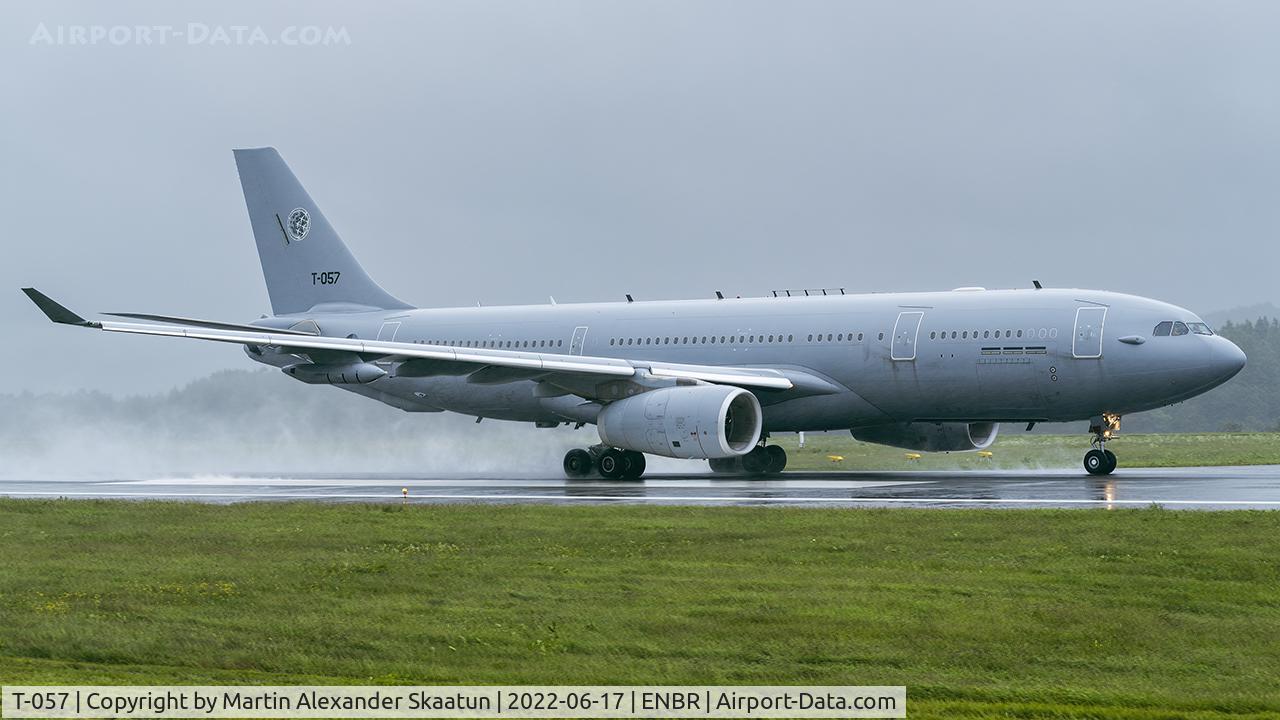 T-057, 2019 Airbus A330-243 MRTT C/N 1945, Takeoff rwy. 17.
