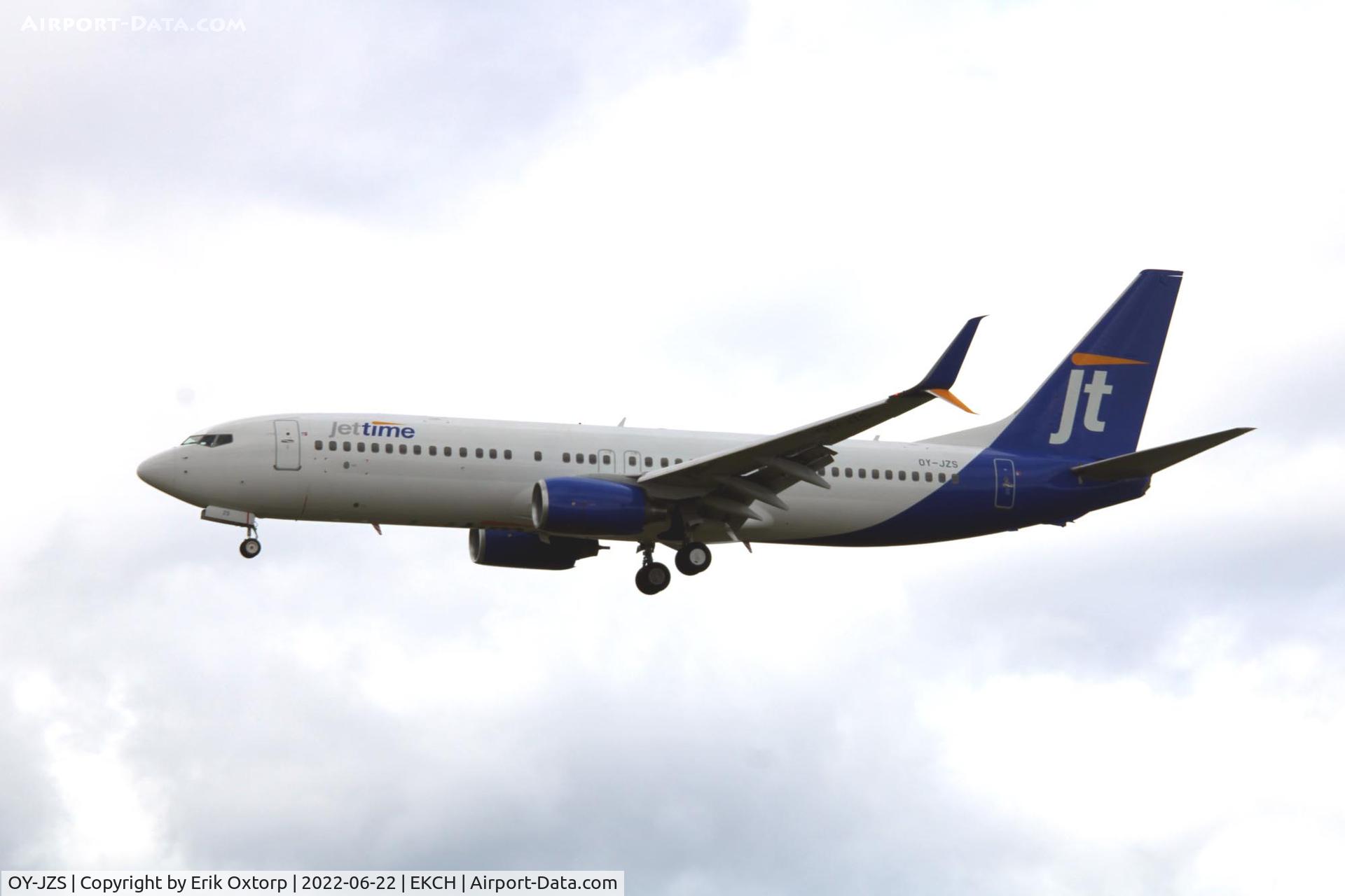 OY-JZS, 2007 Boeing 737-8K5 C/N 35100, OY-JZS delivery flight, landing rw 22L