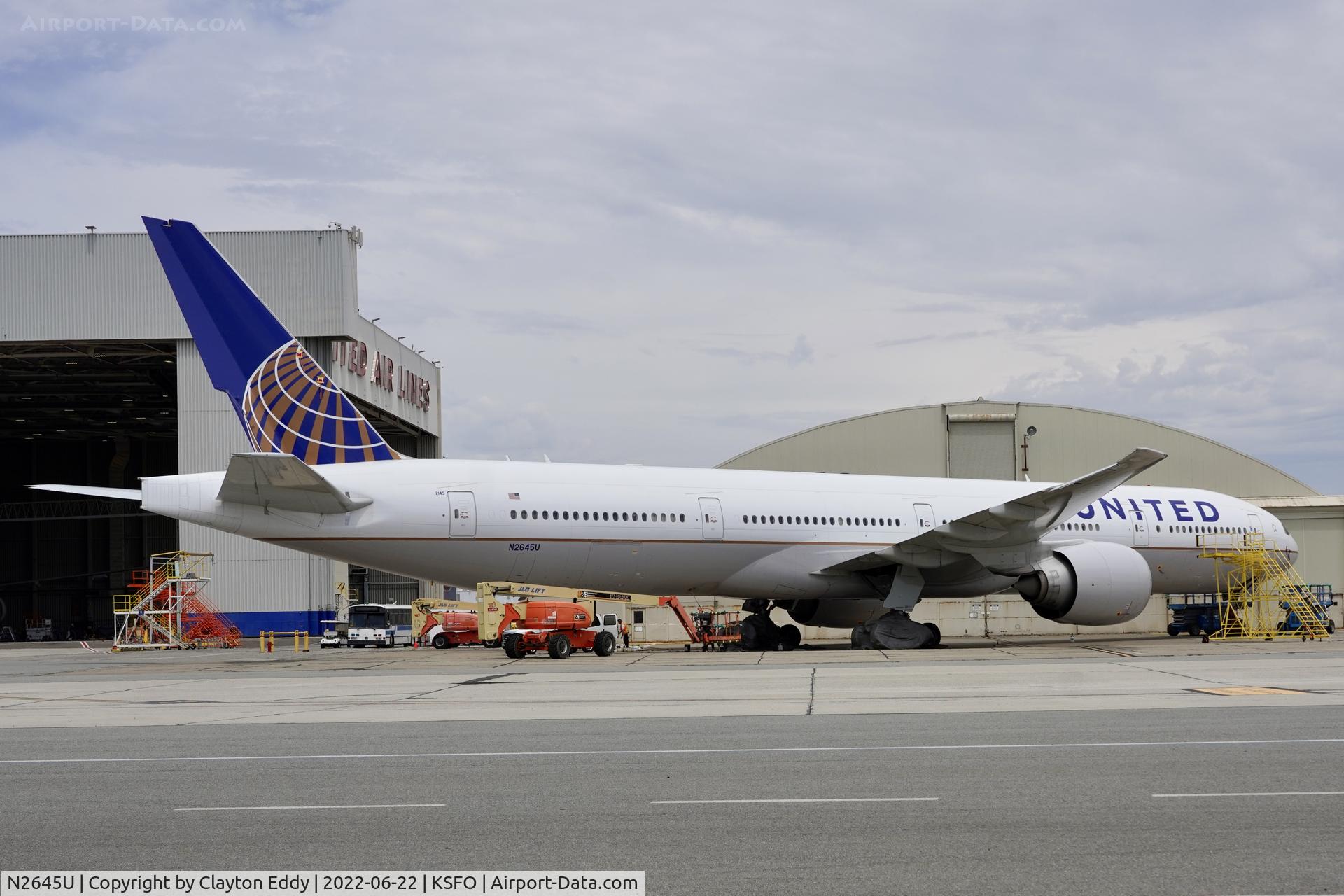 N2645U, 2017 Boeing 777-322/ER C/N 64989, SFO 2022.