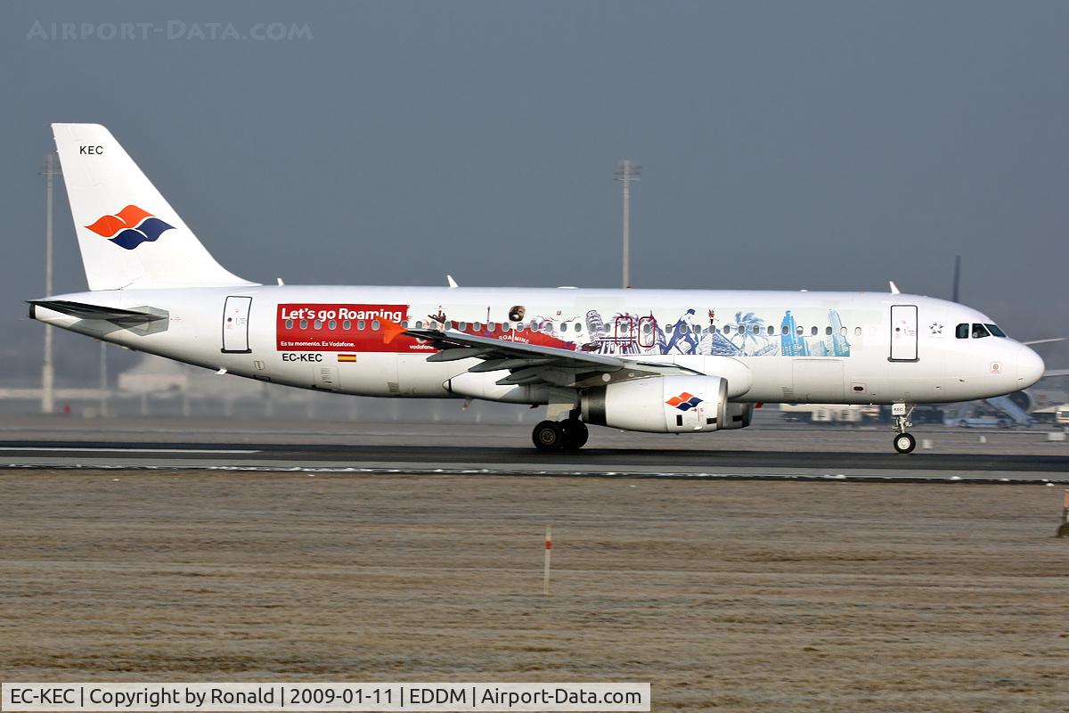 EC-KEC, 2000 Airbus A320-232 C/N 1183, at muc