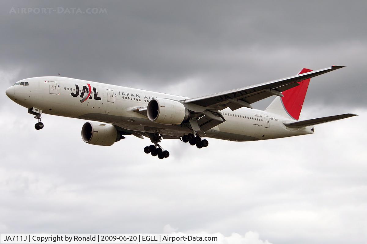 JA711J, 2005 Boeing 777-246/ER C/N 33396, at lhr