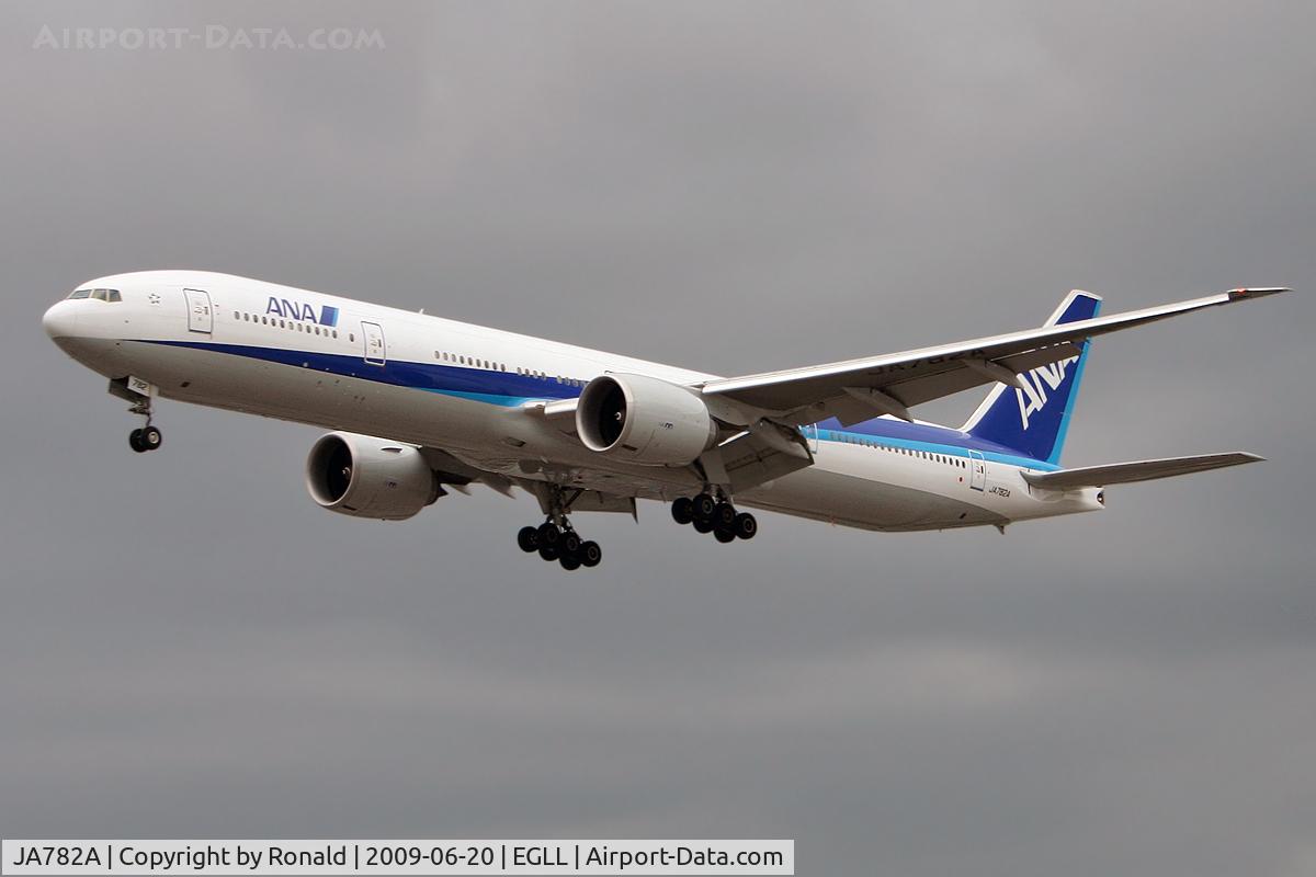 JA782A, 2007 Boeing 777-381/ER C/N 33416/691, ar lhr