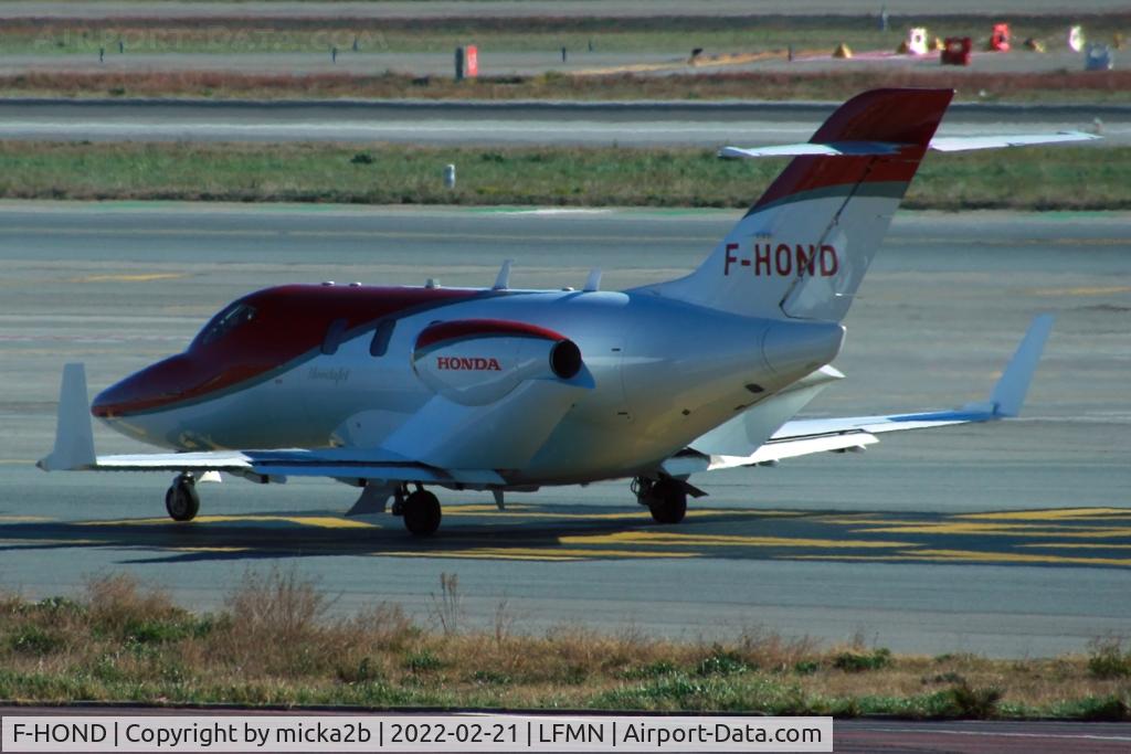 F-HOND, 2017 Honda HA-420 Hondajet C/N 42000097, Taxiing
