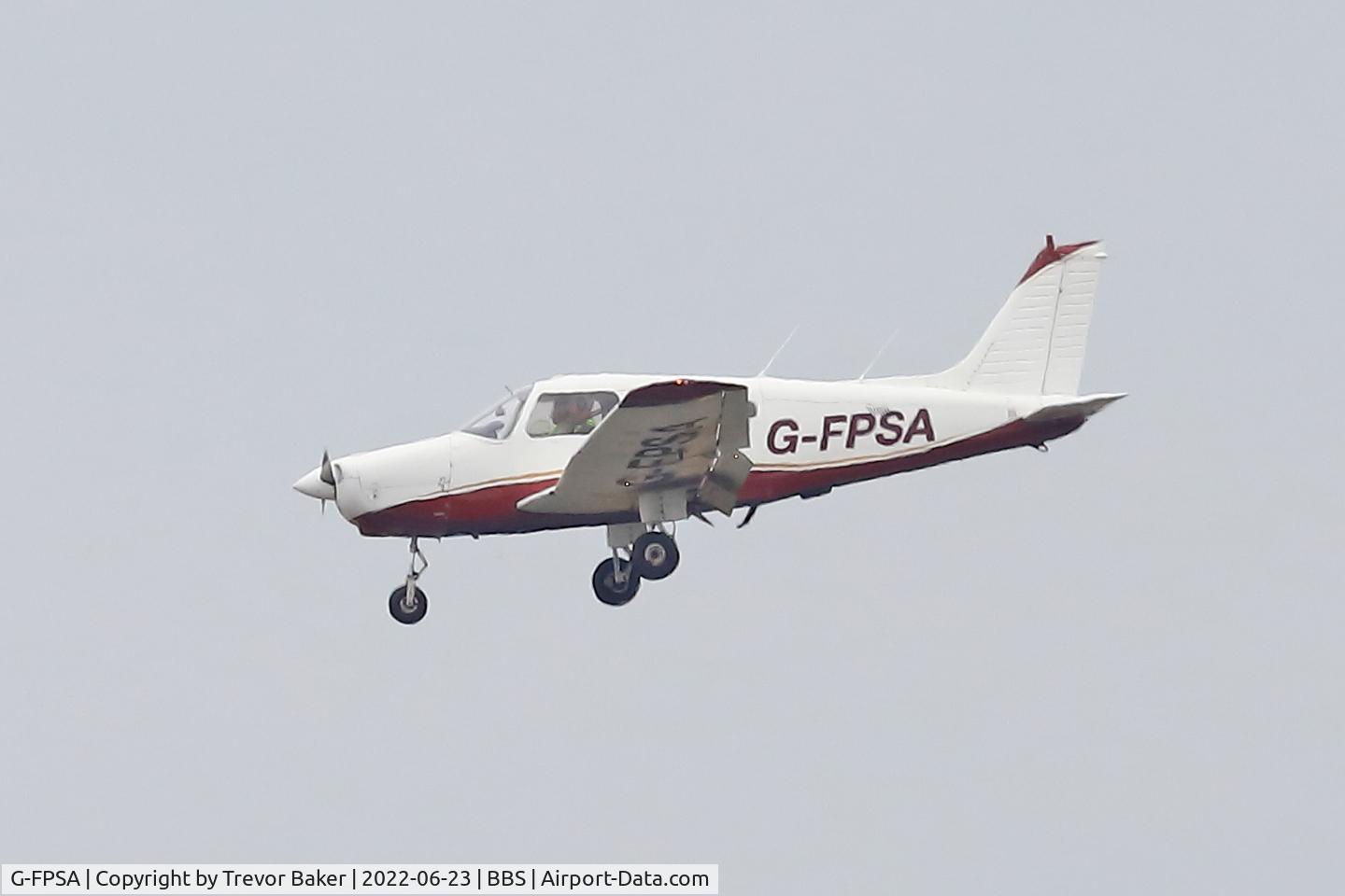 G-FPSA, 1986 Piper PA-28-161 Cherokee Warrior II C/N 28-8616038, On approach to Blackbushe