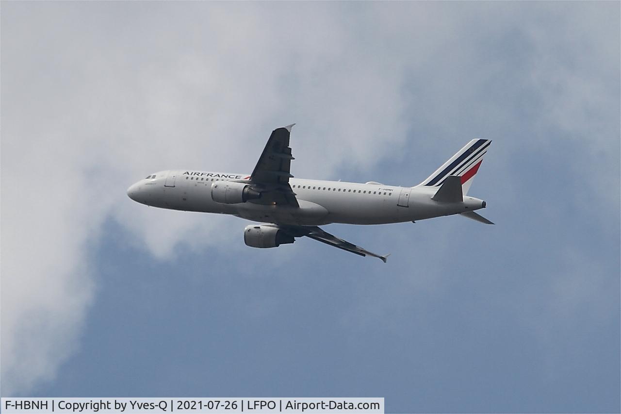 F-HBNH, 2011 Airbus A320-214 C/N 4800, Airbus A320-214, Climbing from rwy 24, Paris Orly Airport (LFPO-ORY)