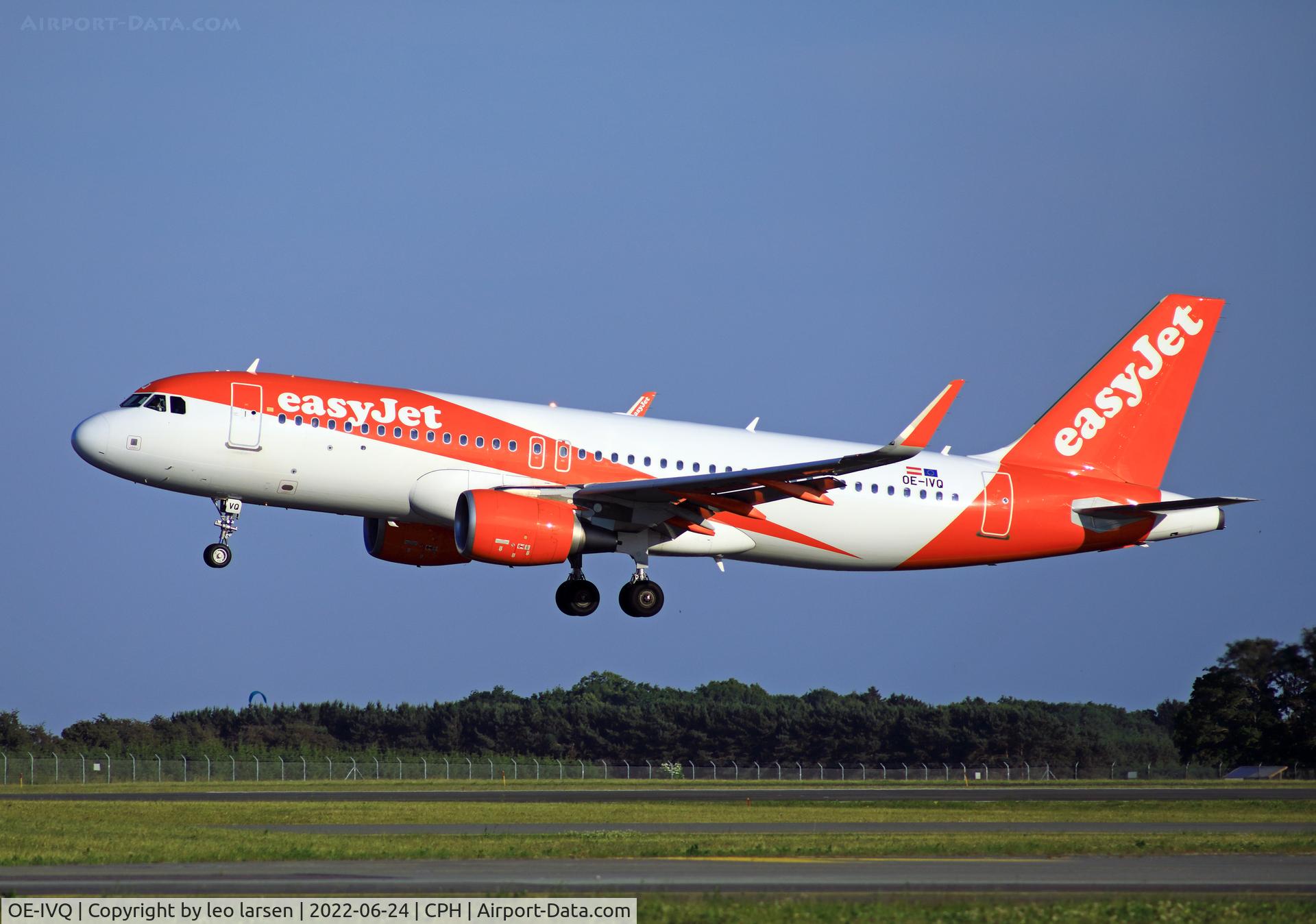OE-IVQ, 2016 Airbus A320-214 C/N 7228, Copenhagen 24.6.2022 L/D R-04L