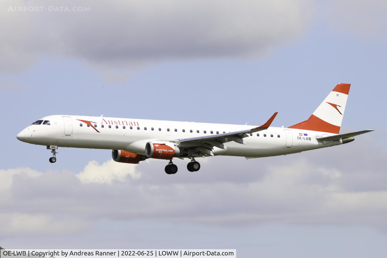 OE-LWB, 2009 Embraer 195LR (ERJ-190-200LR) C/N 19000324, Austria Airlines ERJ-195
