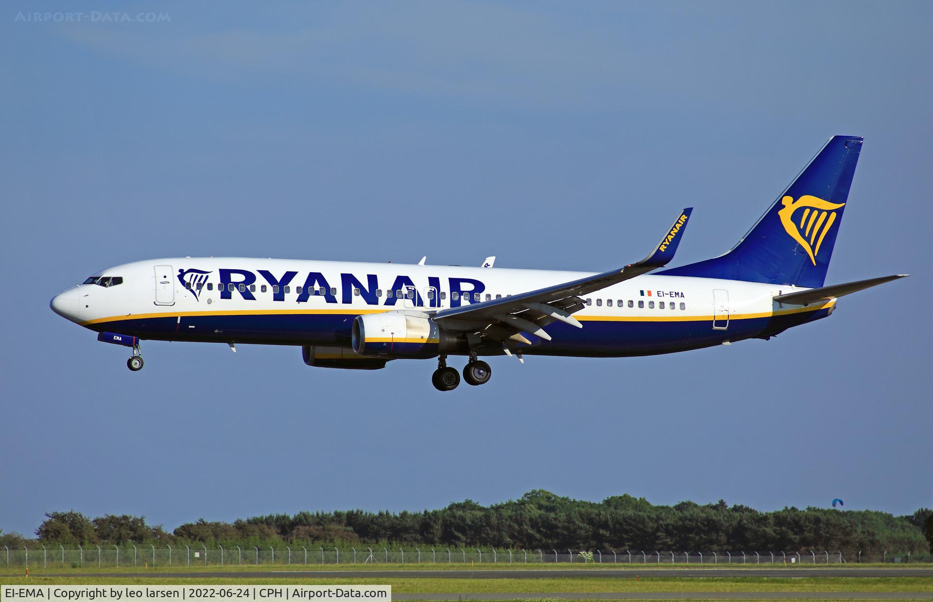 EI-EMA, 2010 Boeing 737-8AS C/N 35032, Copenhagen 24.6.2022