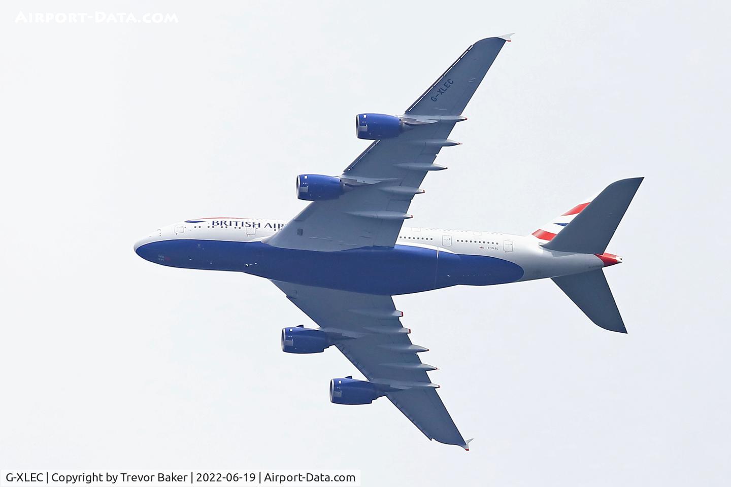 G-XLEC, 2013 Airbus A380-841 C/N 124, Flying over Sandhurst, Berkshire, UK