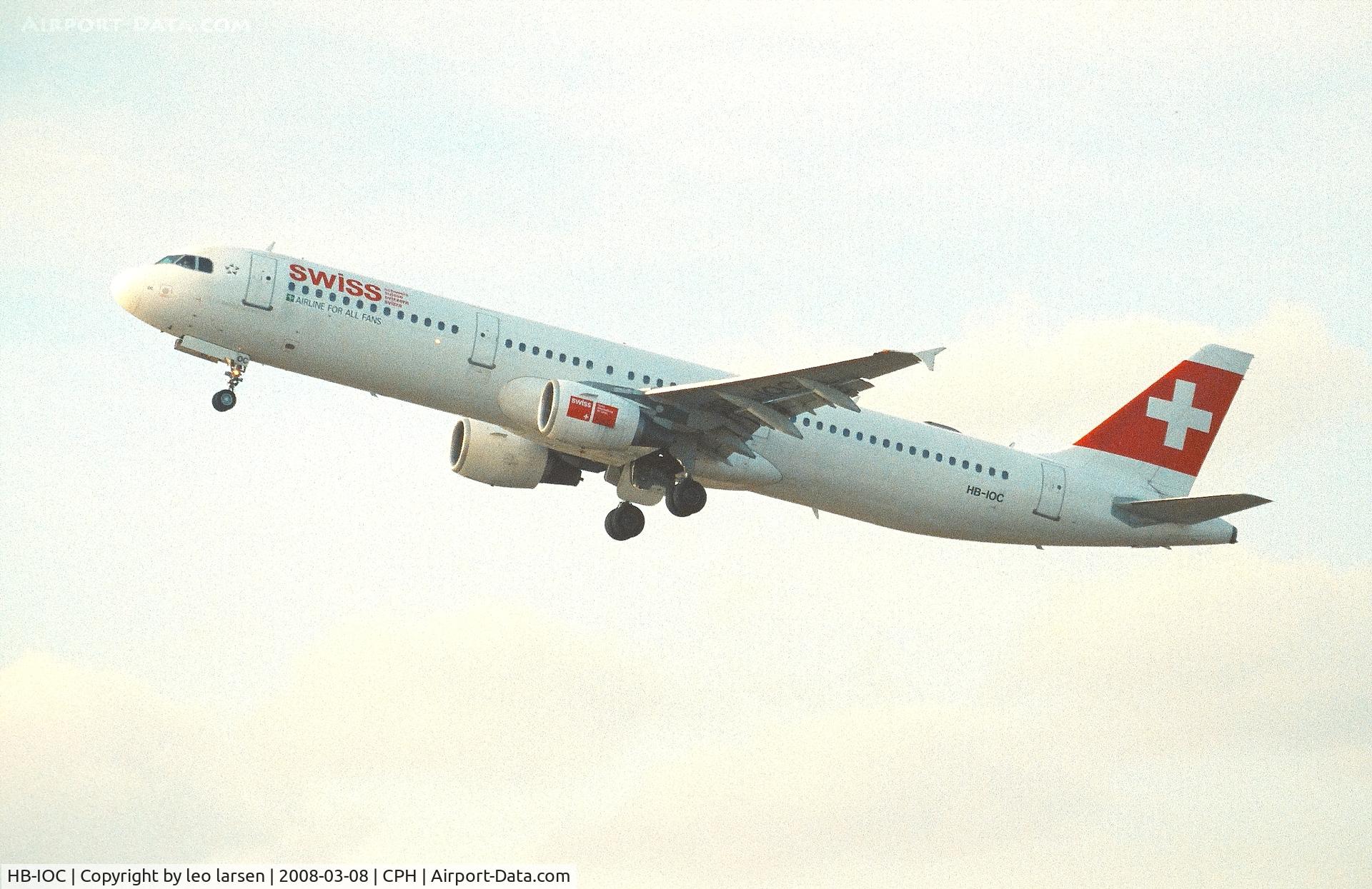 HB-IOC, 1995 Airbus A321-111 C/N 520, Copenhagen 8.3.2008