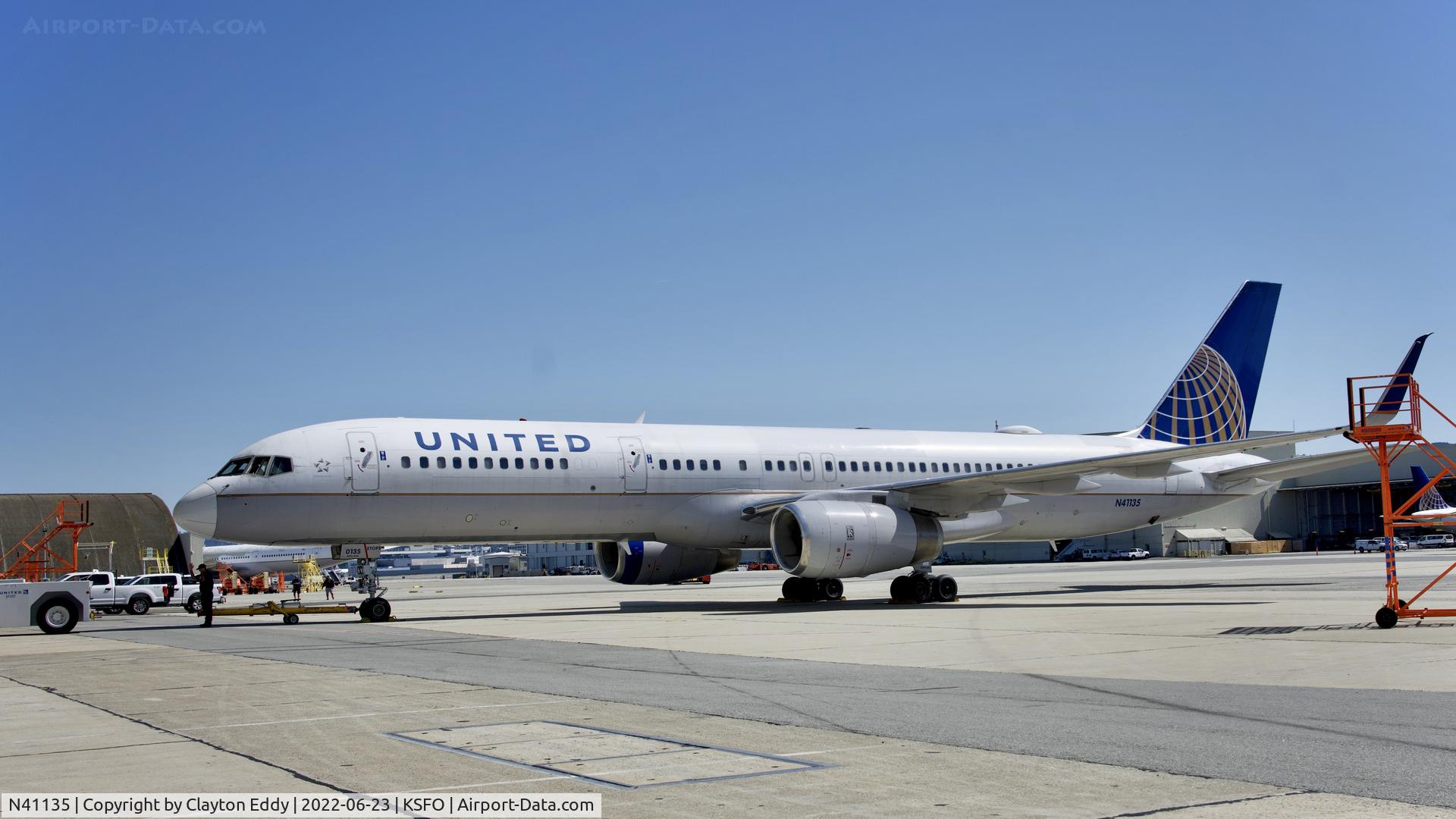 N41135, 1999 Boeing 757-224 C/N 29284, SFO 2022.