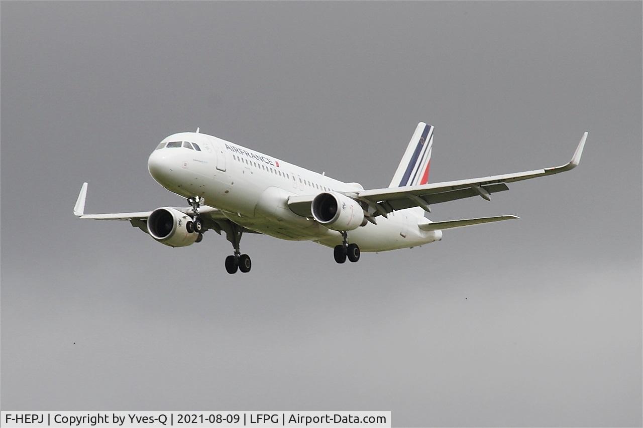 F-HEPJ, 2017 Airbus A320-214 C/N 7873, Airbus A320-214, Short approach rwy 26L, Roissy Charles De Gaulle airport (LFPG-CDG)