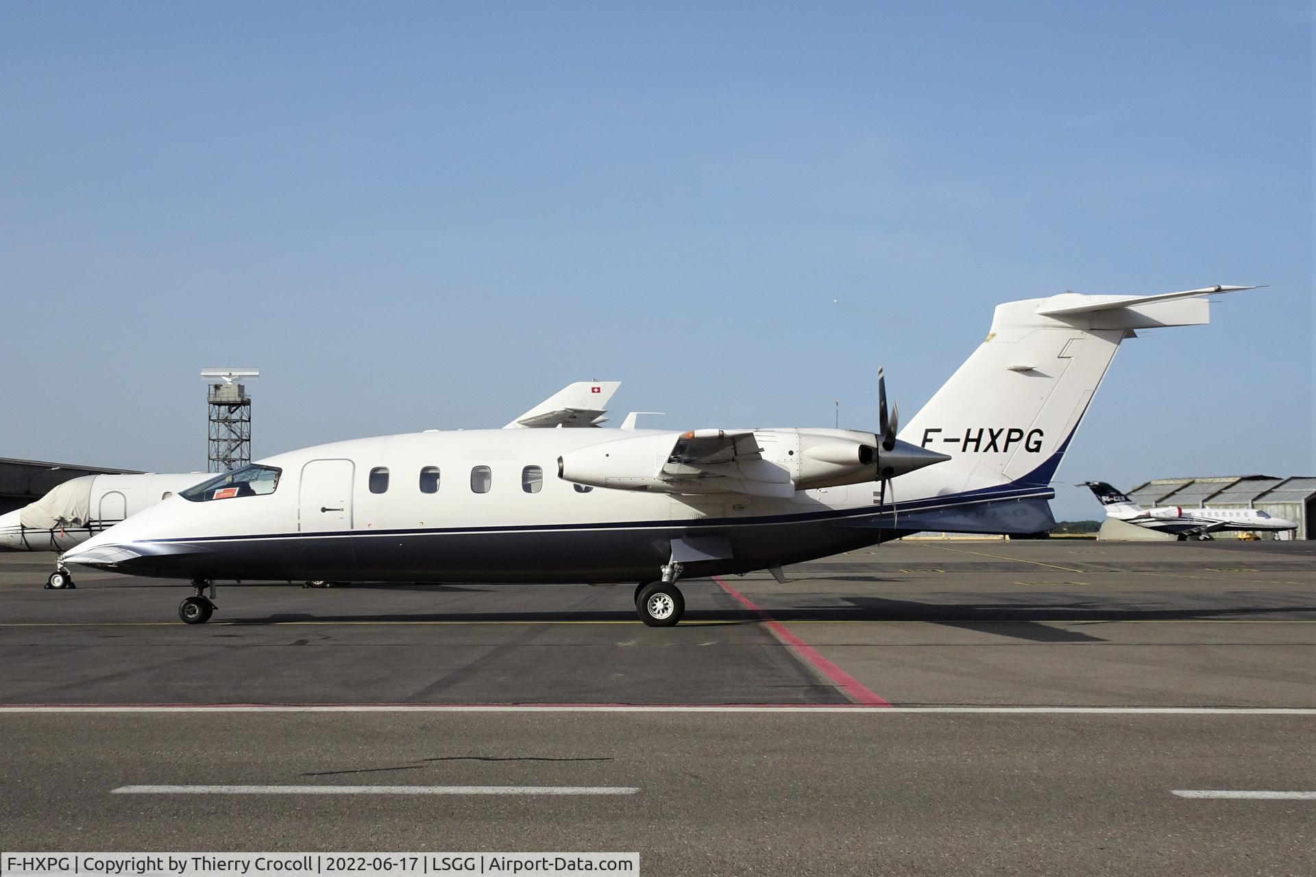 F-HXPG, 2006 Piaggio P-180 Avanti II C/N 1112, Taxiing in at Geneva Airport Switzerland