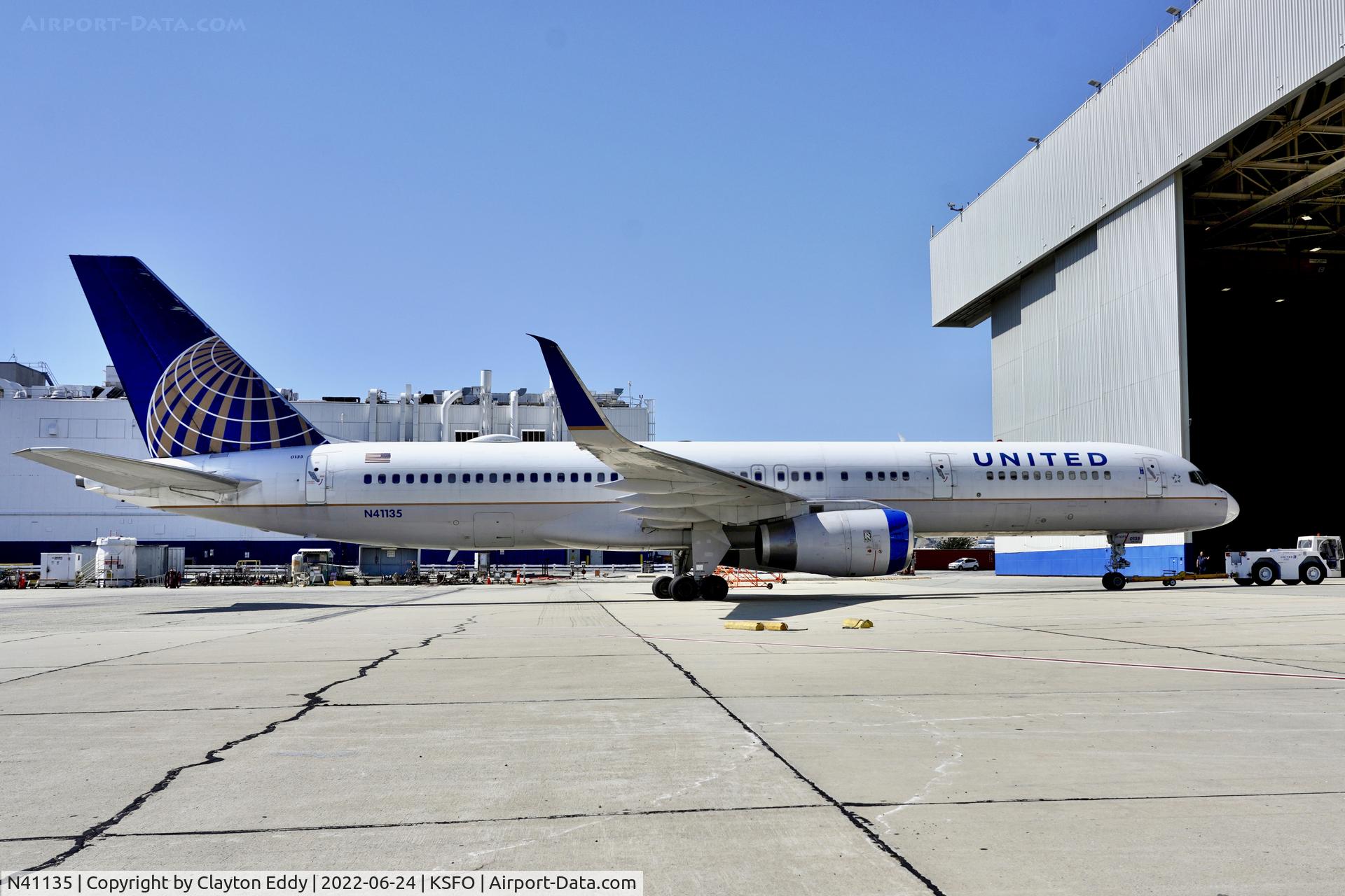 N41135, 1999 Boeing 757-224 C/N 29284, SFO 2022.