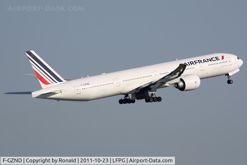 F-GZND, 2009 Boeing 777-328/ER C/N 35543, at cdg