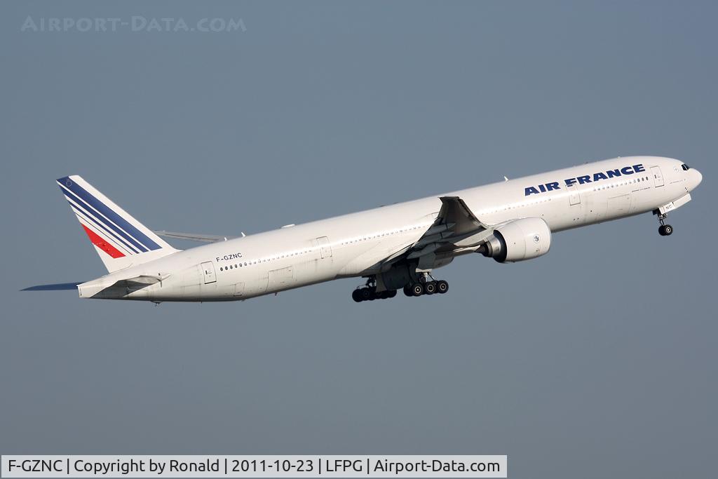 F-GZNC, 2008 Boeing 777-328/ER C/N 35542, at cdg