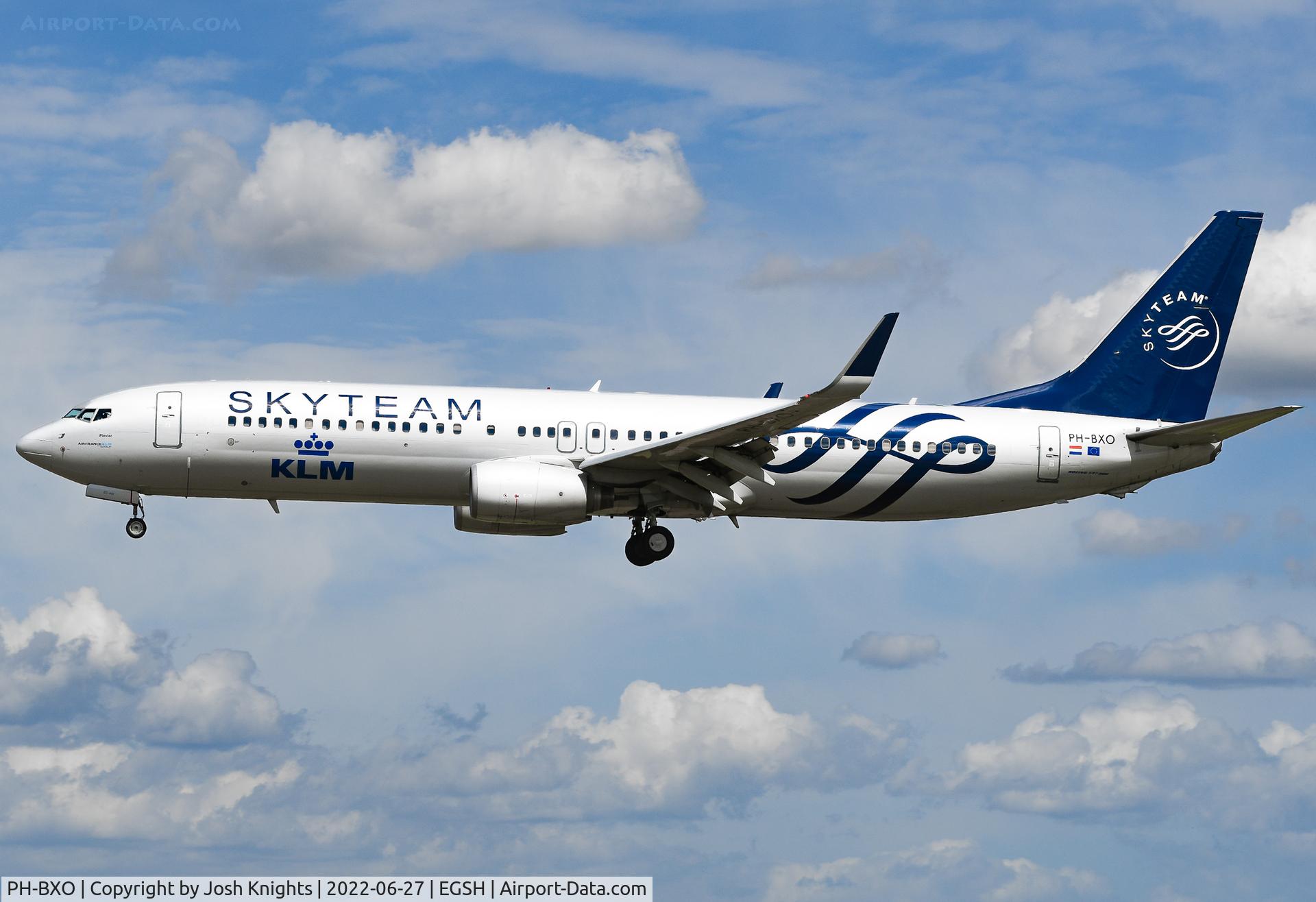 PH-BXO, 2001 Boeing 737-9K2 C/N 29599, Arriving at Norwich.