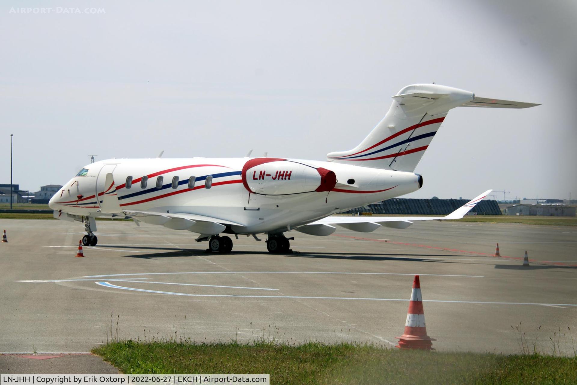 LN-JHH, 2017 Bombardier Challenger 350 (BD 100-1A10) C/N 20702, LN-JHH in CPH