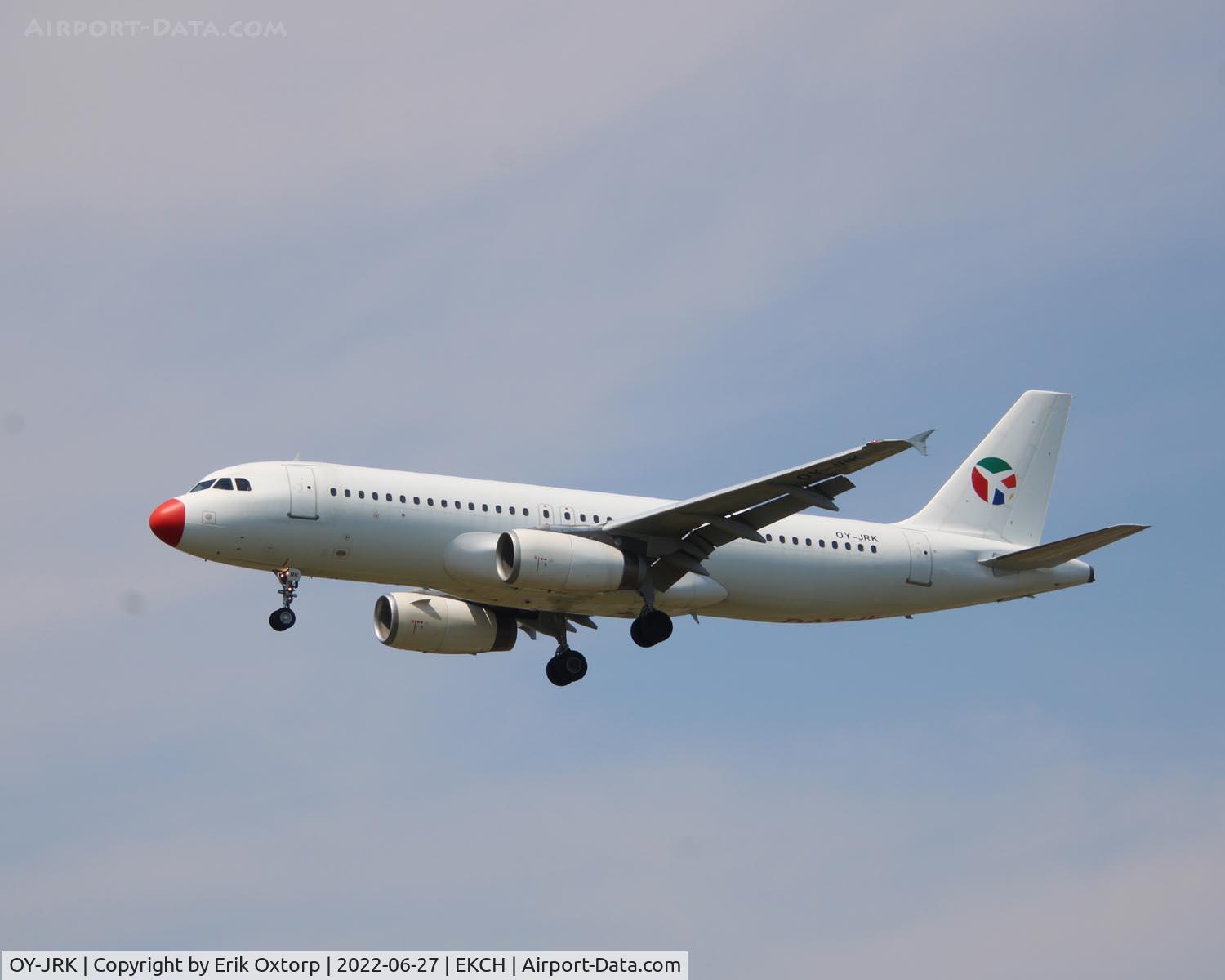 OY-JRK, 1993 Airbus A320-231 C/N 444, OY-JRK landing rw 22L