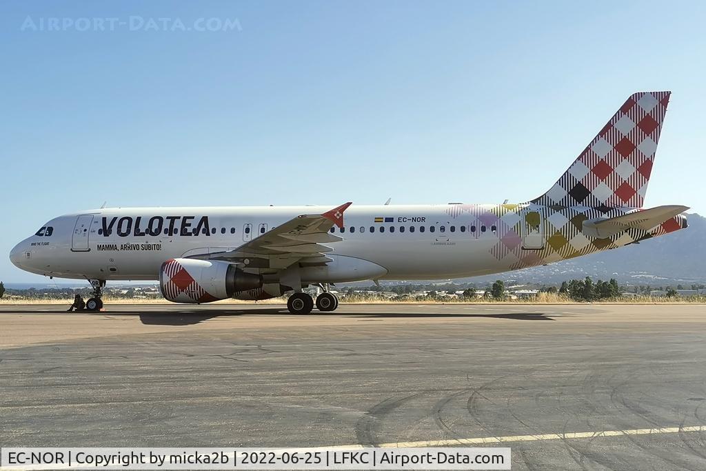 EC-NOR, 2009 Airbus A320-216 C/N 3963, Parked
