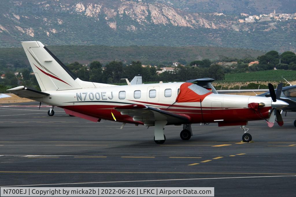 N700EJ, 2004 Socata TBM-700 C/N 291, Parked
