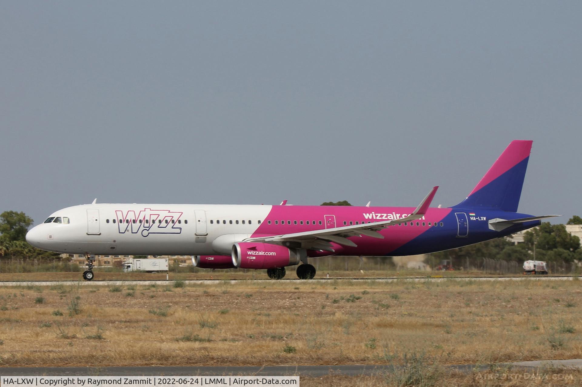 HA-LXW, 2017 Airbus A321-231 C/N 7947, A321 HA-LXW Wizzair