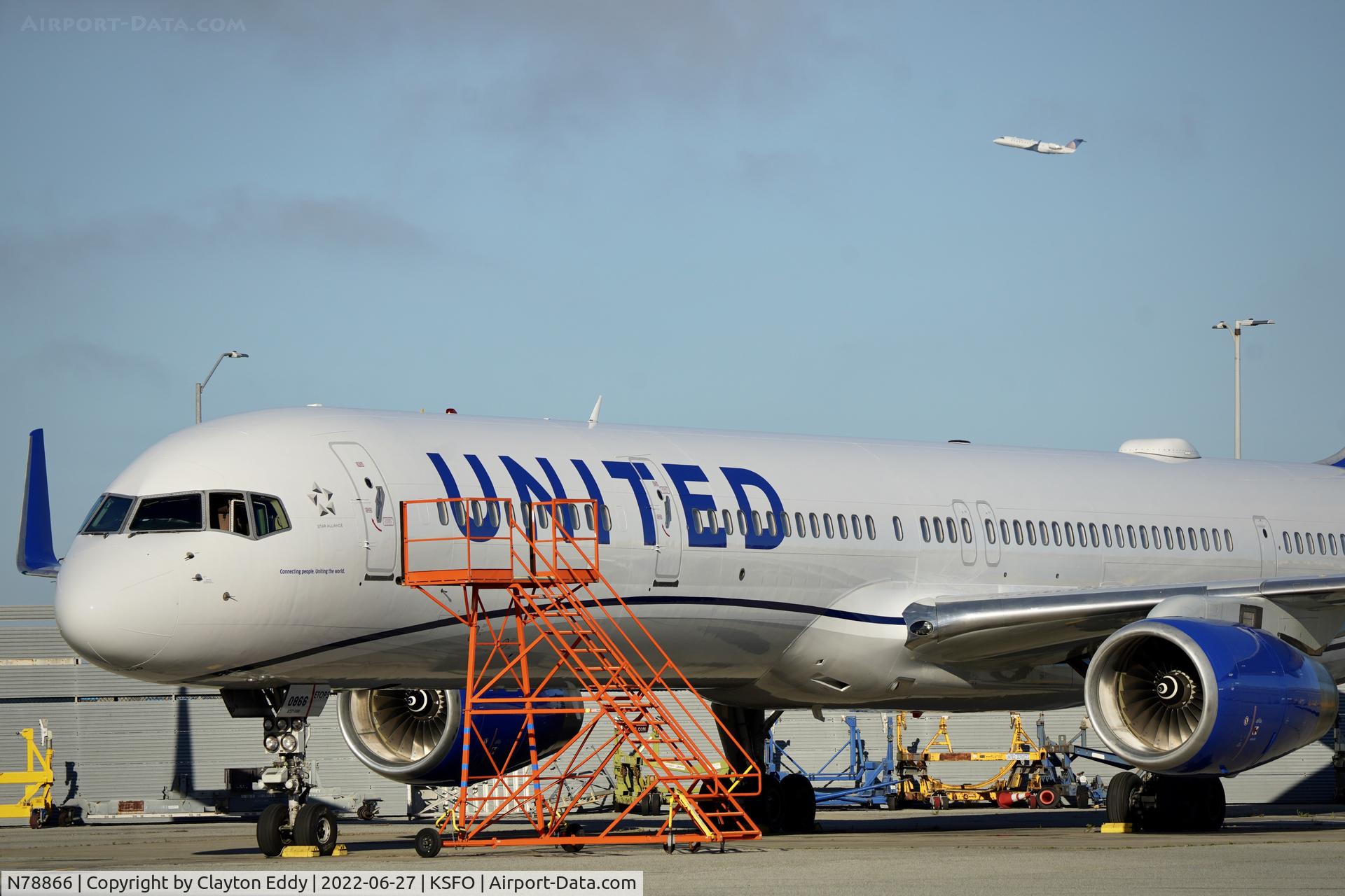 N78866, 2002 Boeing 757-33N C/N 32591, SFO 2022.