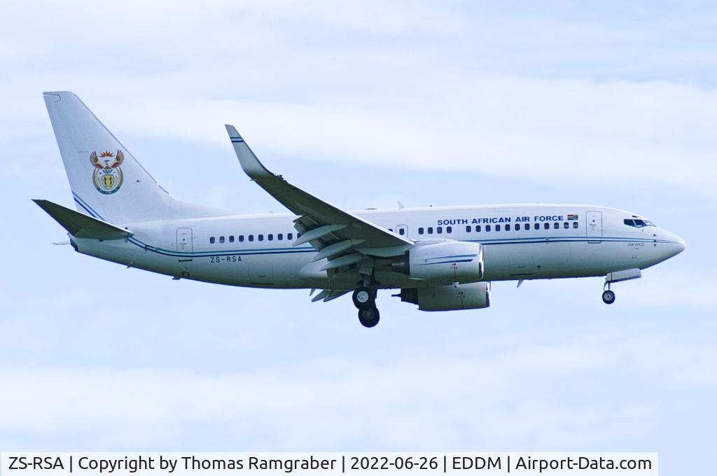 ZS-RSA, 2001 Boeing 737-7ED C/N 32627, South Africa - Air Force Boeing 737-700(BBJ)